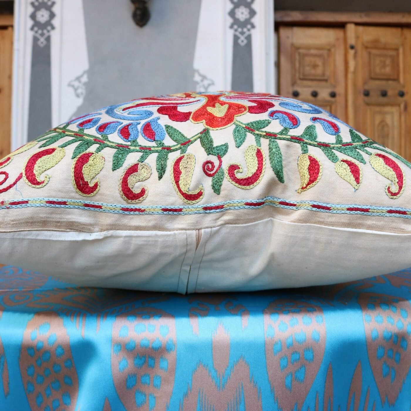 Hand made embroidery pillow cover, Uzbek hand made silk on silk suzani pillow case, Decorative cushion cover