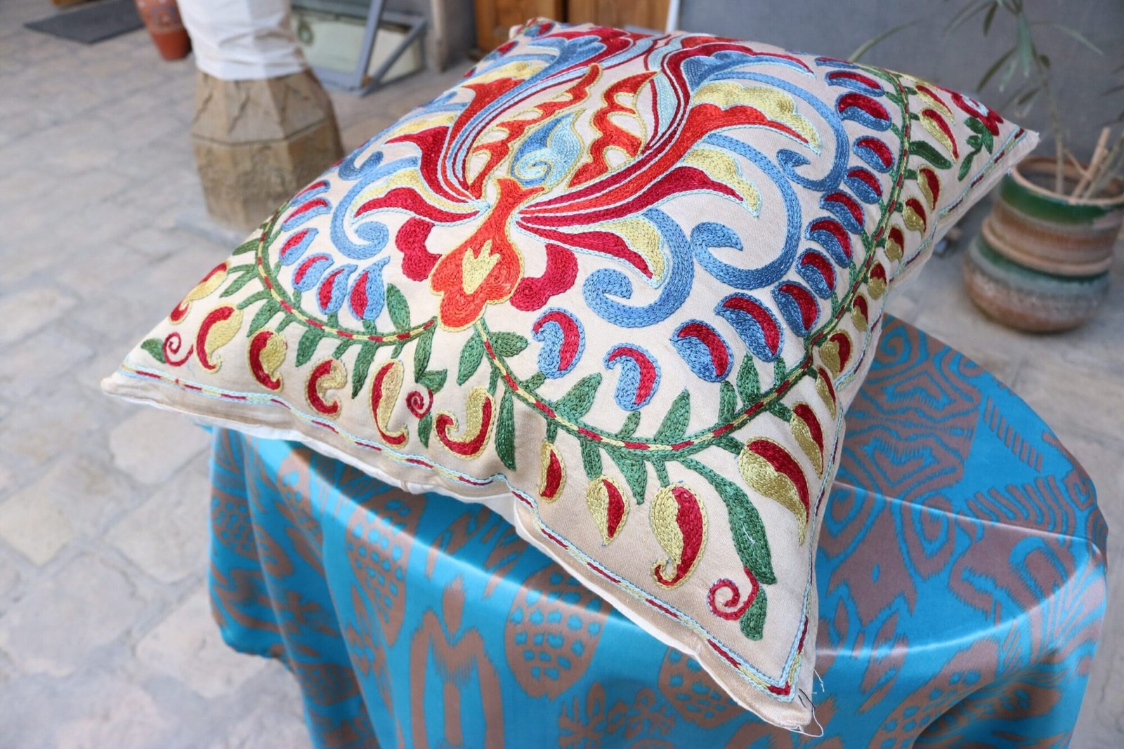 Hand made embroidery pillow cover, Uzbek hand made silk on silk suzani pillow case, Decorative cushion cover
