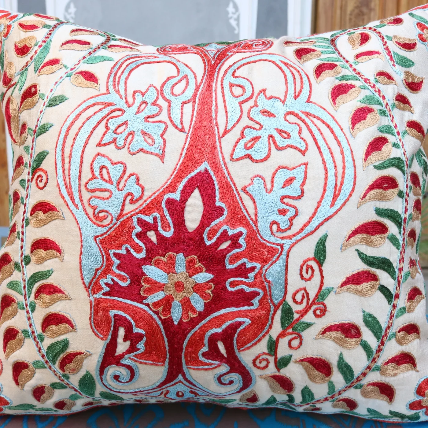 Hand made embroidery pillow cover, Uzbek hand made silk on silk suzani pillow case, Decorative cushion cover