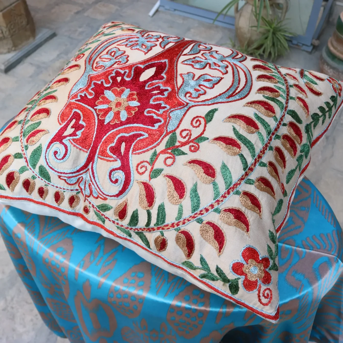 Hand made embroidery pillow cover, Uzbek hand made silk on silk suzani pillow case, Decorative cushion cover