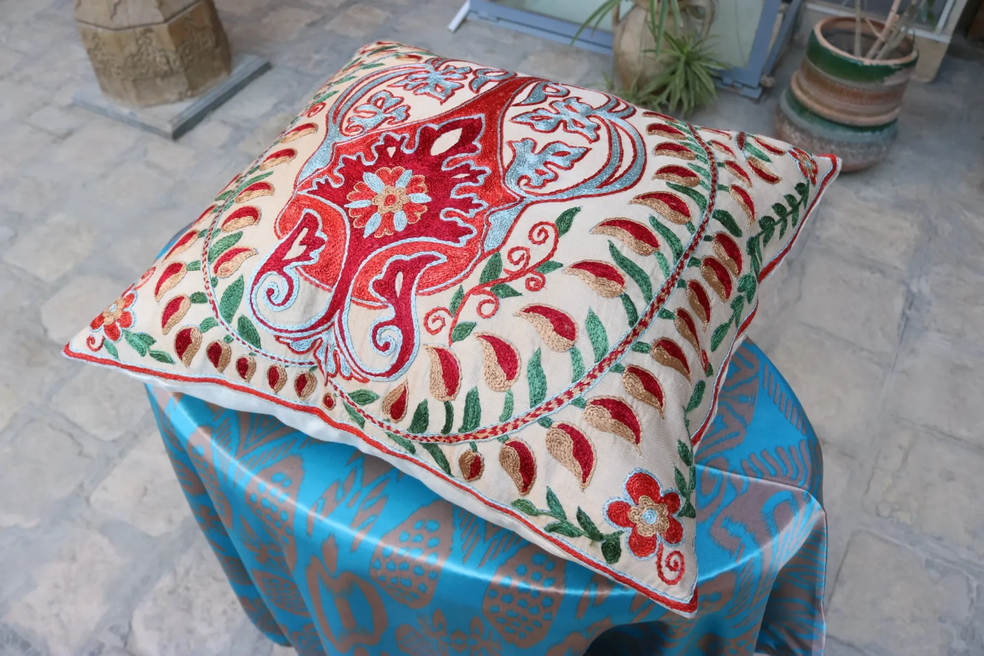 Hand made embroidery pillow cover, Uzbek hand made silk on silk suzani pillow case, Decorative cushion cover
