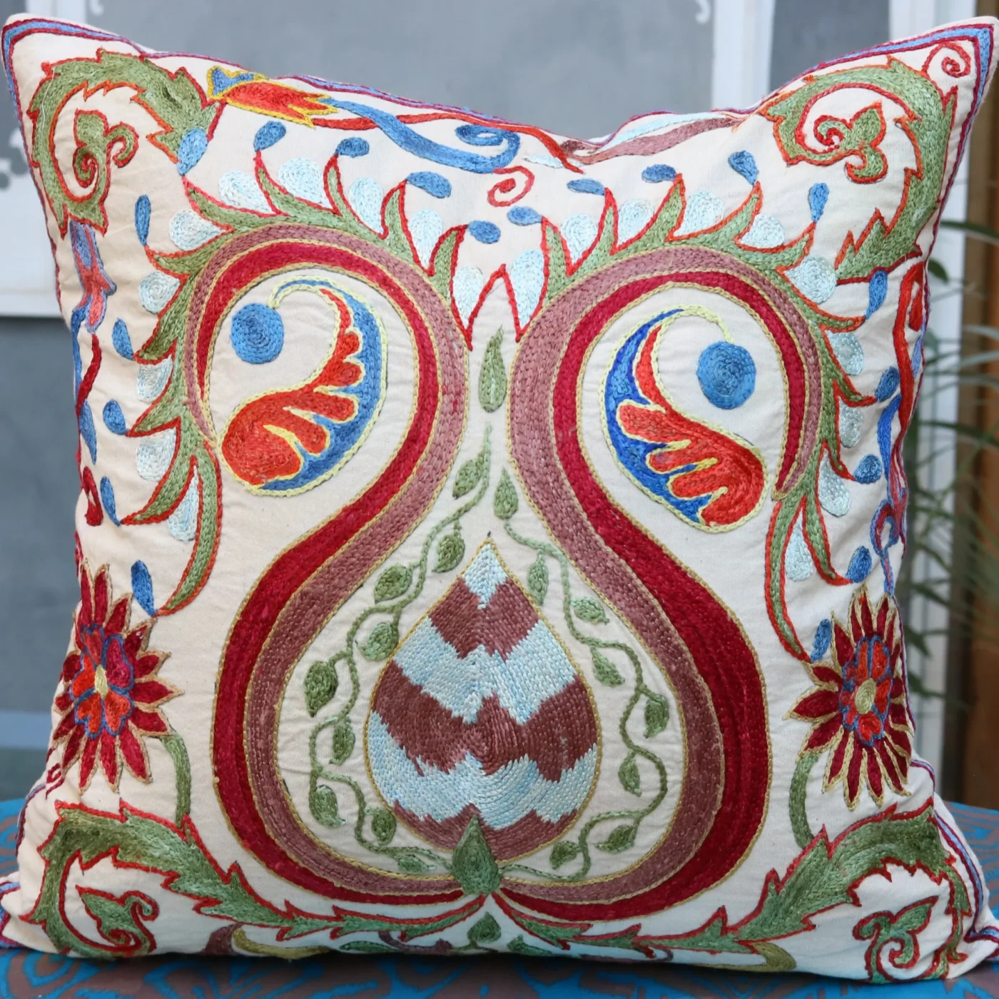 Hand made embroidery pillow cover, Uzbek hand made silk on cotton suzani pillow case, Decorative cushion cover