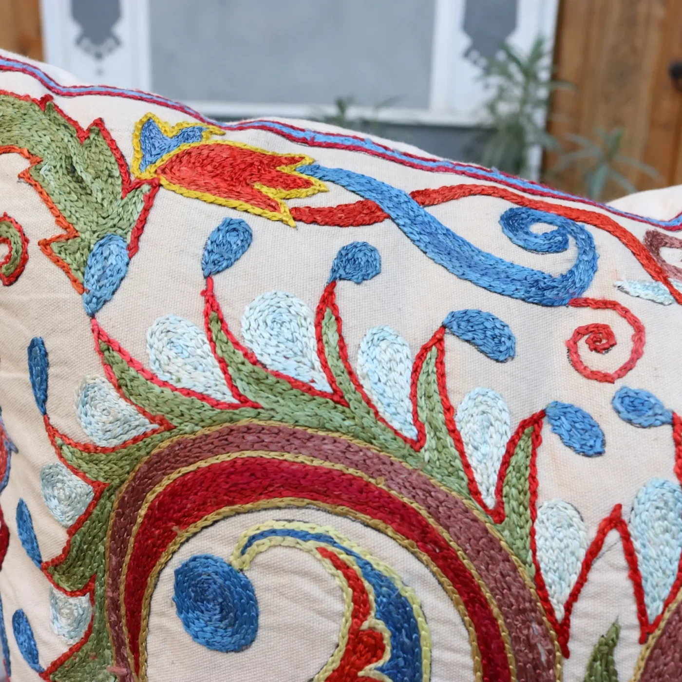 Hand made embroidery pillow cover, Uzbek hand made silk on cotton suzani pillow case, Decorative cushion cover