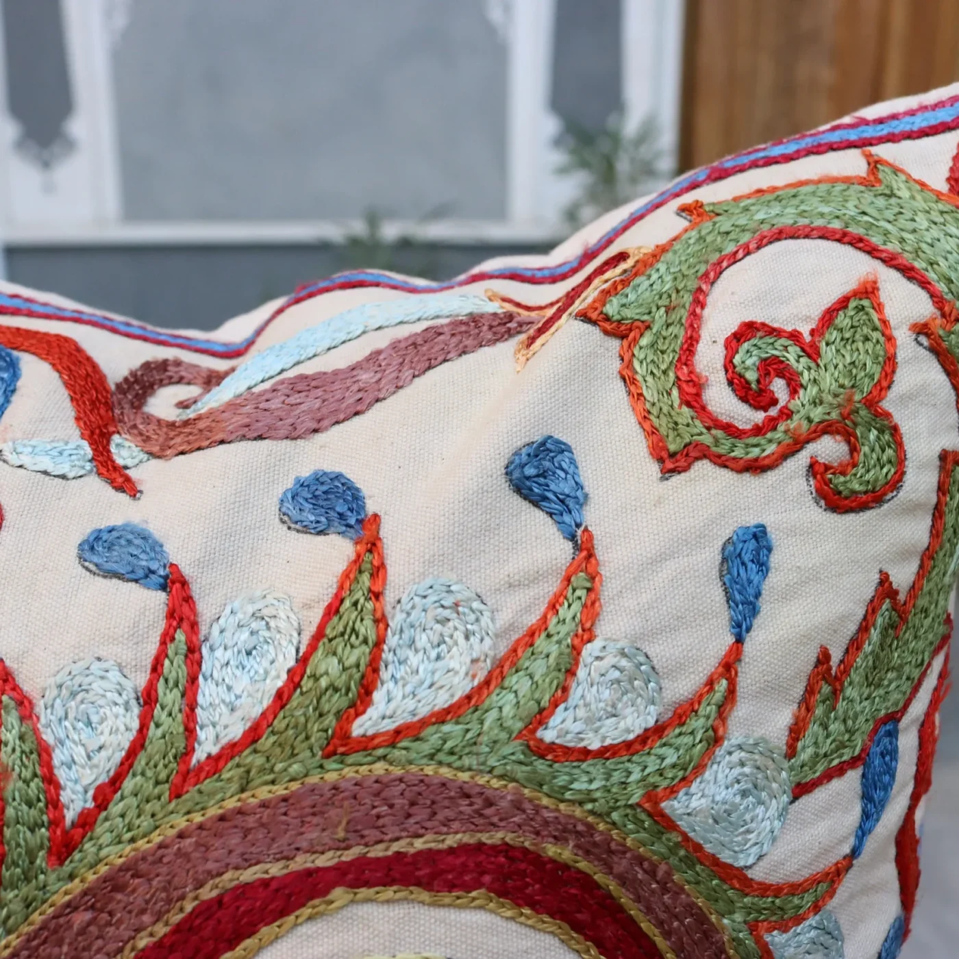 Hand made embroidery pillow cover, Uzbek hand made silk on cotton suzani pillow case, Decorative cushion cover