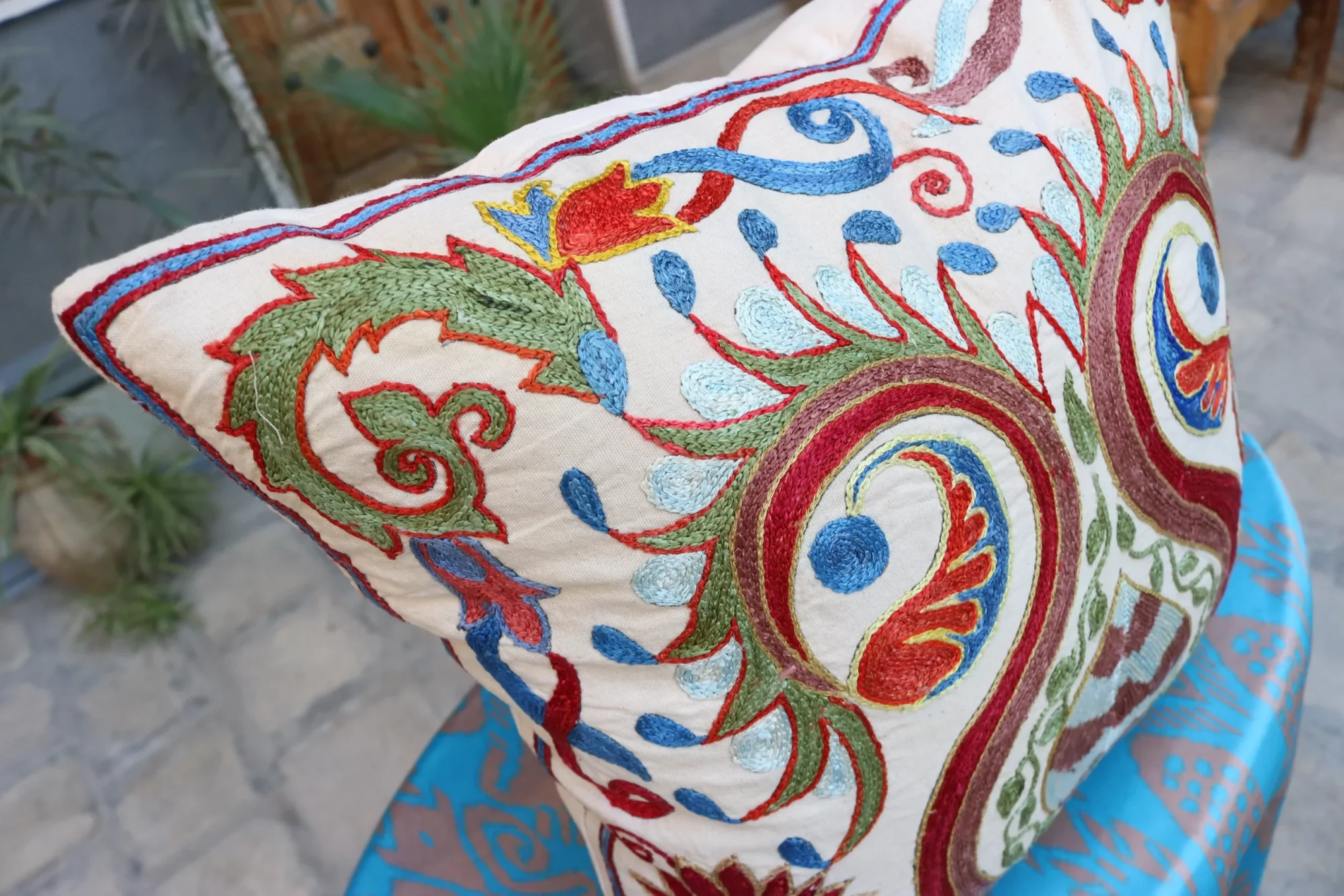 Hand made embroidery pillow cover, Uzbek hand made silk on cotton suzani pillow case, Decorative cushion cover