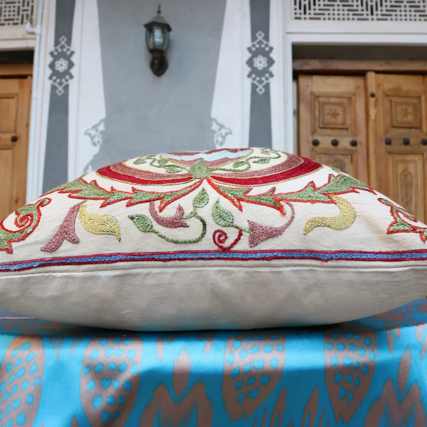Hand made embroidery pillow cover, Uzbek hand made silk on cotton suzani pillow case, Decorative cushion cover