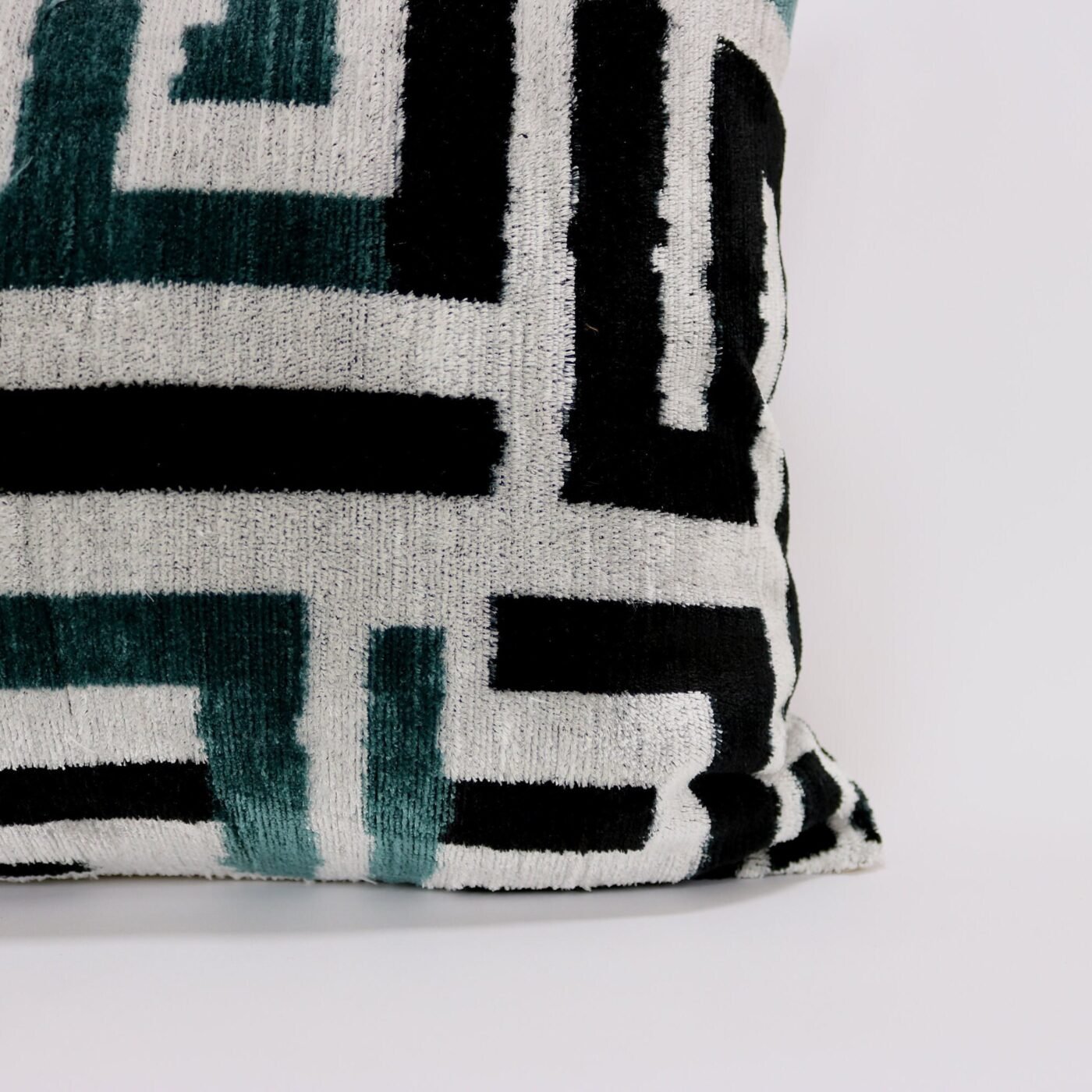 Velvet ikat pillow, Velvet Ikat cushion, Pillow cover, Decorative pillow, Handmade pillow, Throw pillow, Velvet pillow, Home Decor Cushion