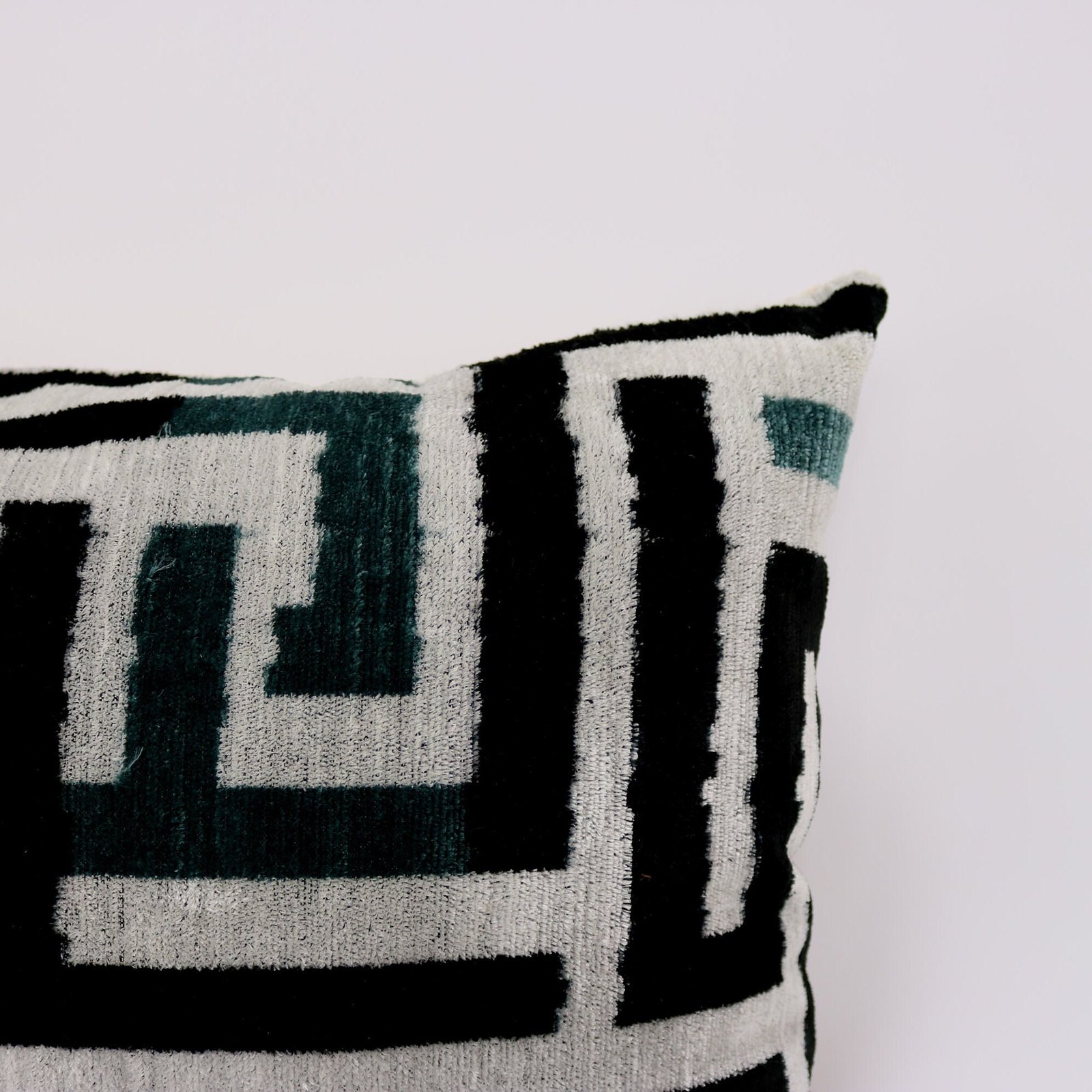 Velvet ikat pillow, Velvet Ikat cushion, Pillow cover, Decorative pillow, Handmade pillow, Throw pillow, Velvet pillow, Home Decor Cushion