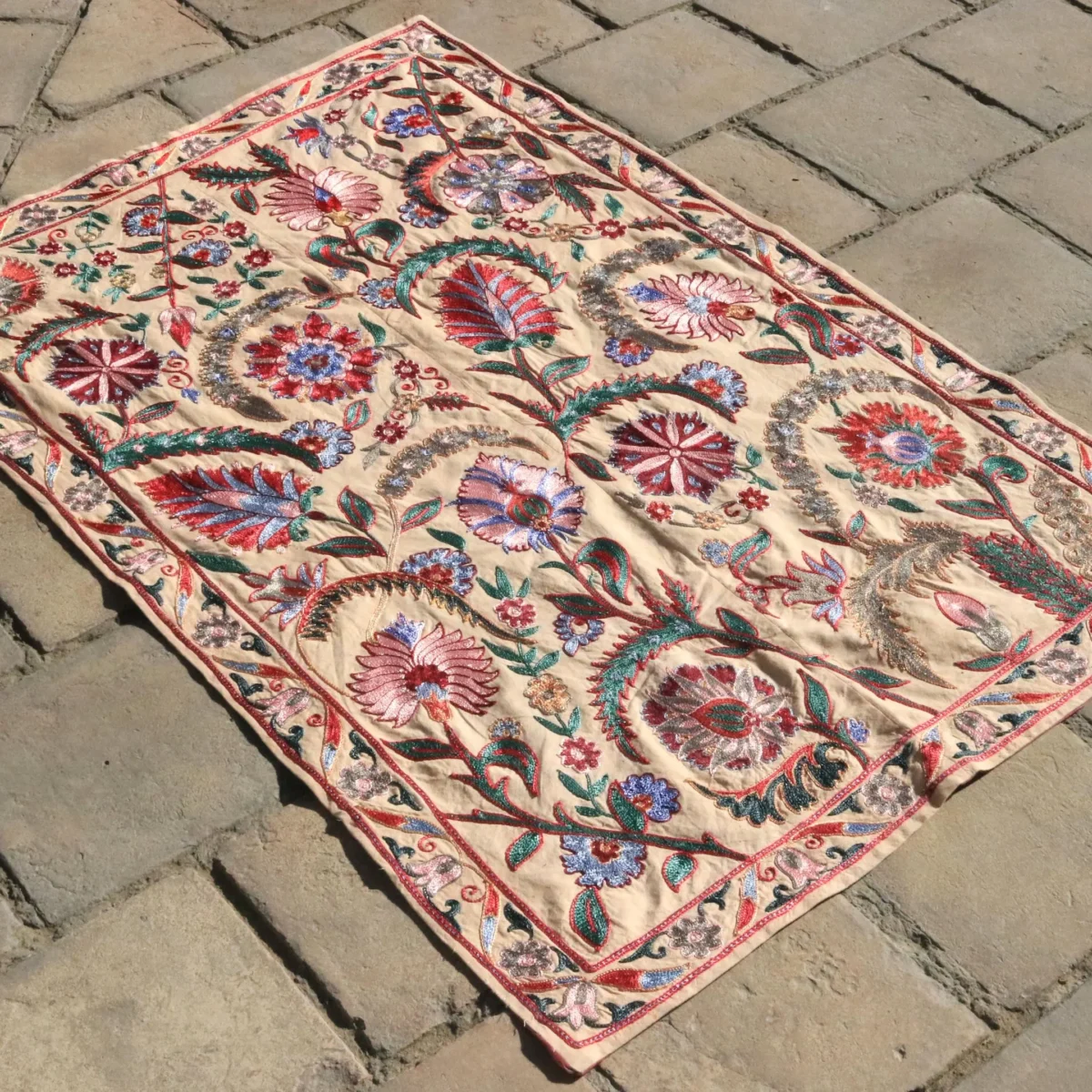 Uzbek handmade embroidery suzani. Bedspread, Bedcover, Wall hanging, Tapestry, Wall decor, Throw, tablecloth.