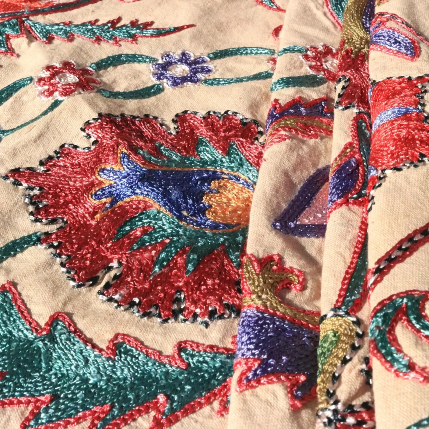 Uzbek handmade embroidery suzani. Bedspread, Bedcover, Wall hanging, Tapestry, Wall decor, Throw, tablecloth.