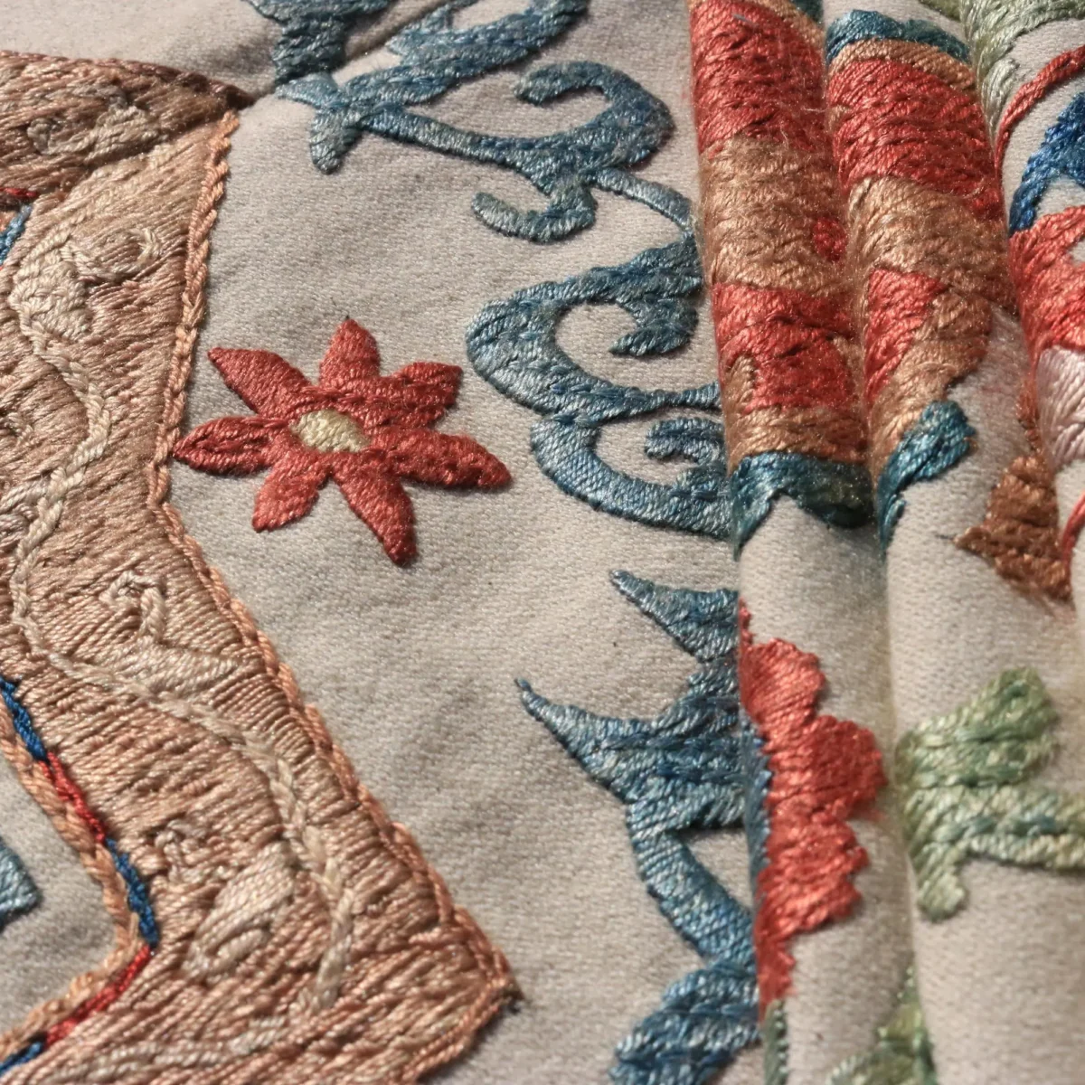 Uzbek handmade embroidery suzani. Bedspread, Bedcover, Wall hanging, Tapestry, Wall decor, Throw, tablecloth.