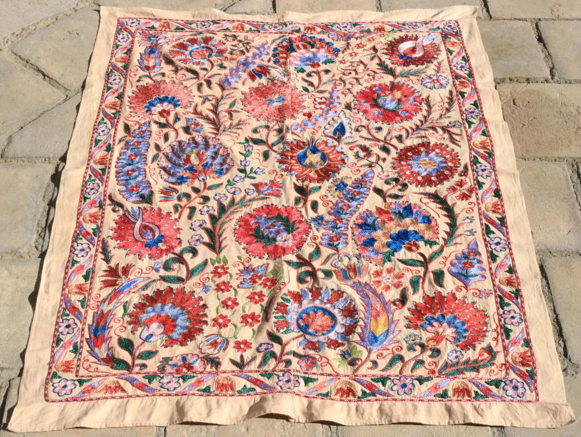 Uzbek handmade embroidery suzani. Bedspread, Bedcover, Wall hanging, Tapestry, Wall decor, Throw, tablecloth.