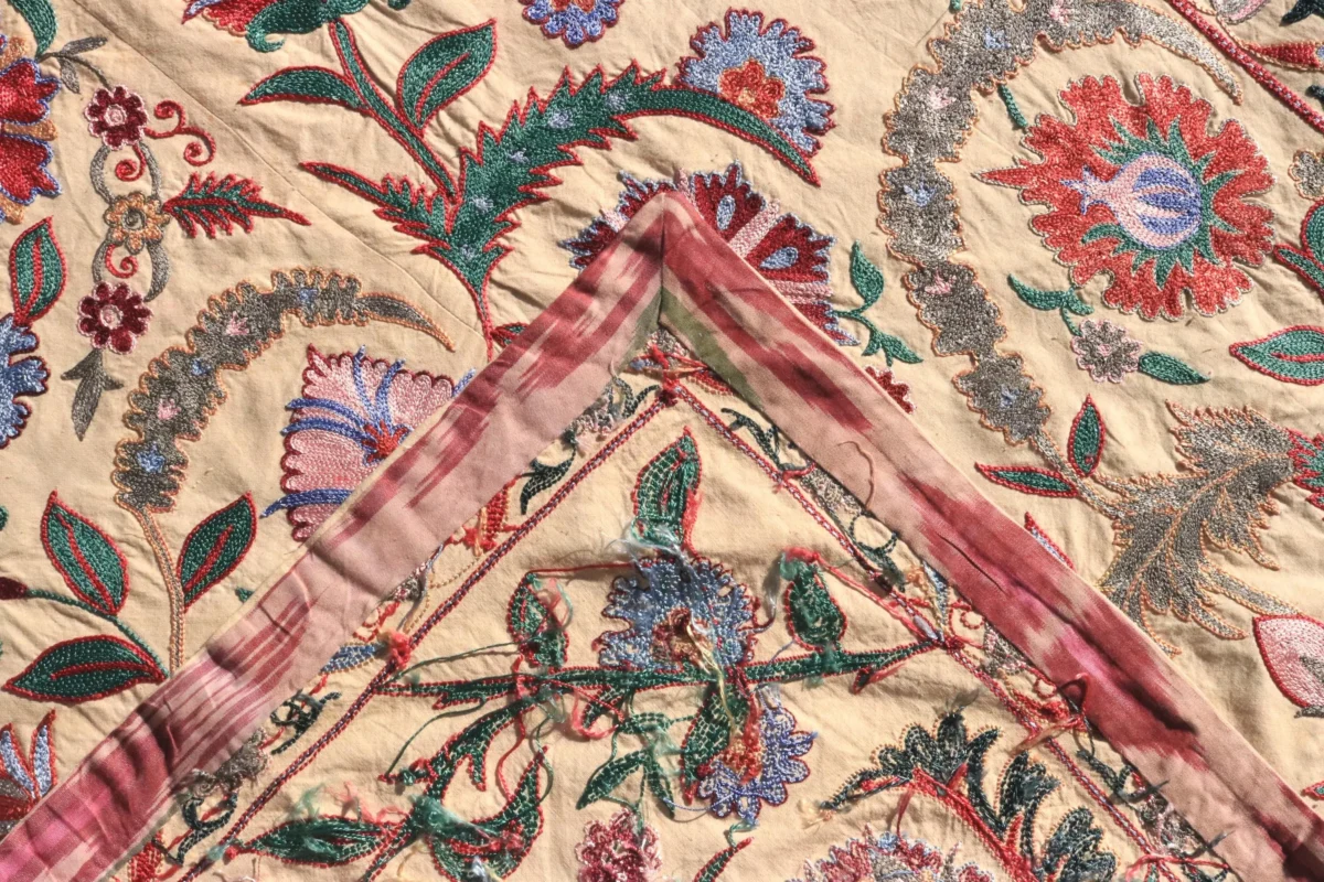 Uzbek handmade embroidery suzani. Bedspread, Bedcover, Wall hanging, Tapestry, Wall decor, Throw, tablecloth.