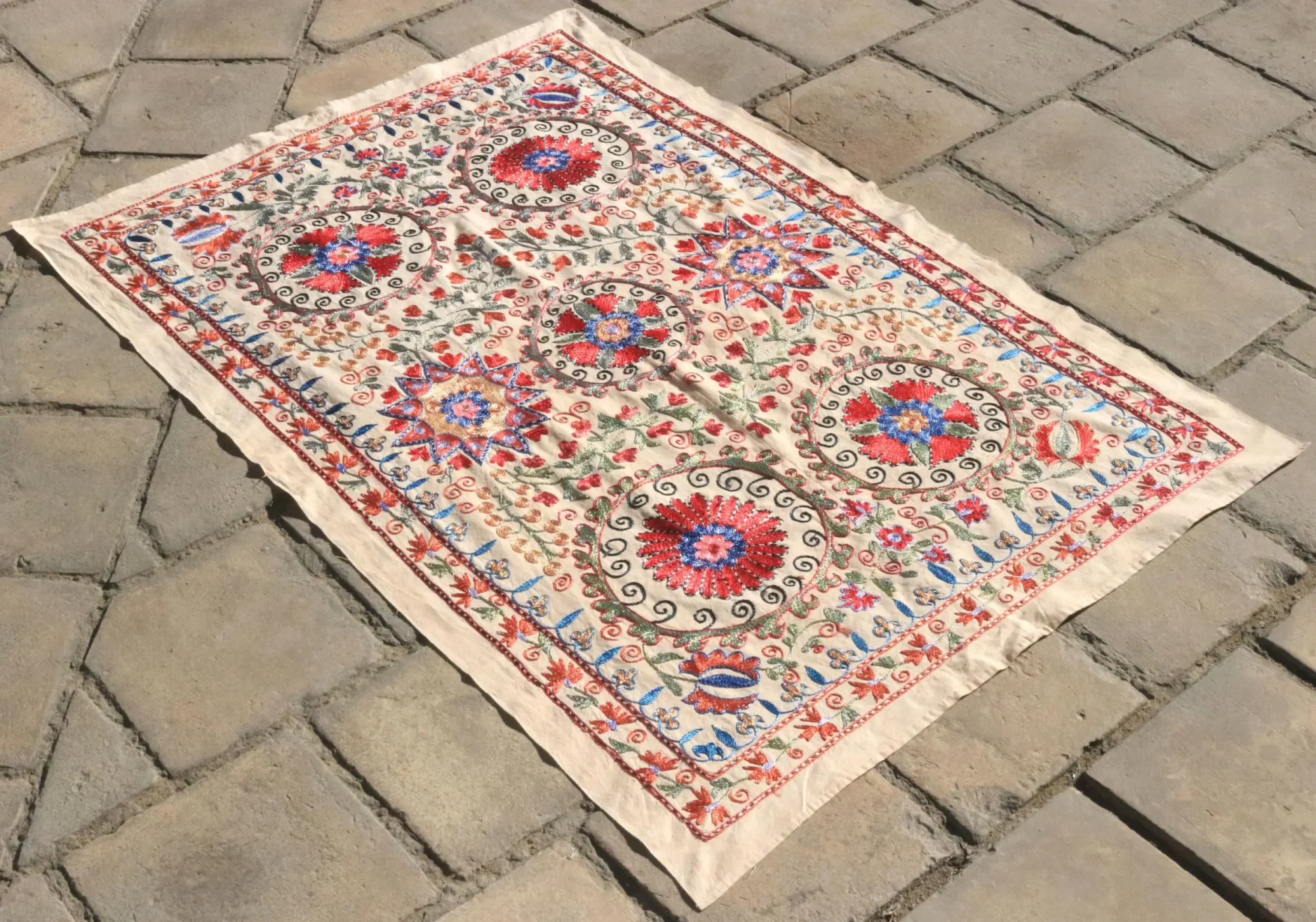Uzbek handmade embroidery suzani. Bedspread, Bedcover, Wall hanging, Tapestry, Wall decor, Throw, tablecloth.