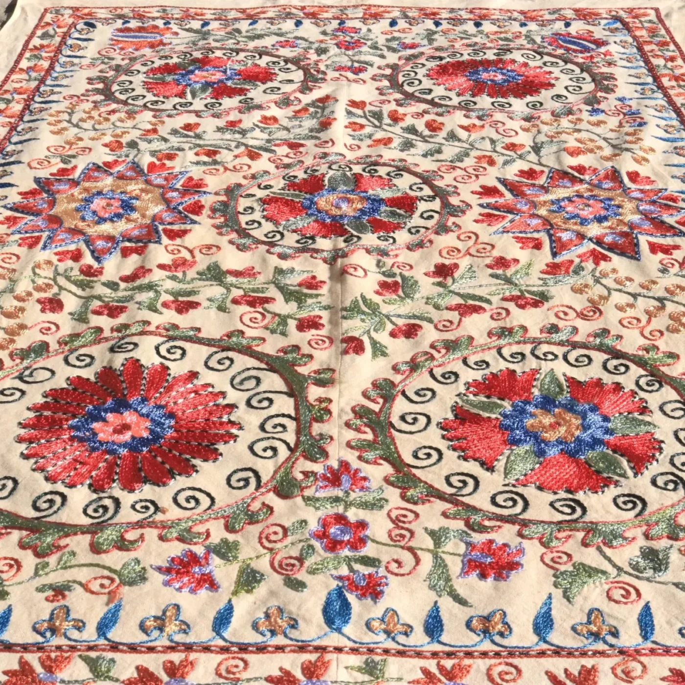 Uzbek handmade embroidery suzani. Bedspread, Bedcover, Wall hanging, Tapestry, Wall decor, Throw, tablecloth.