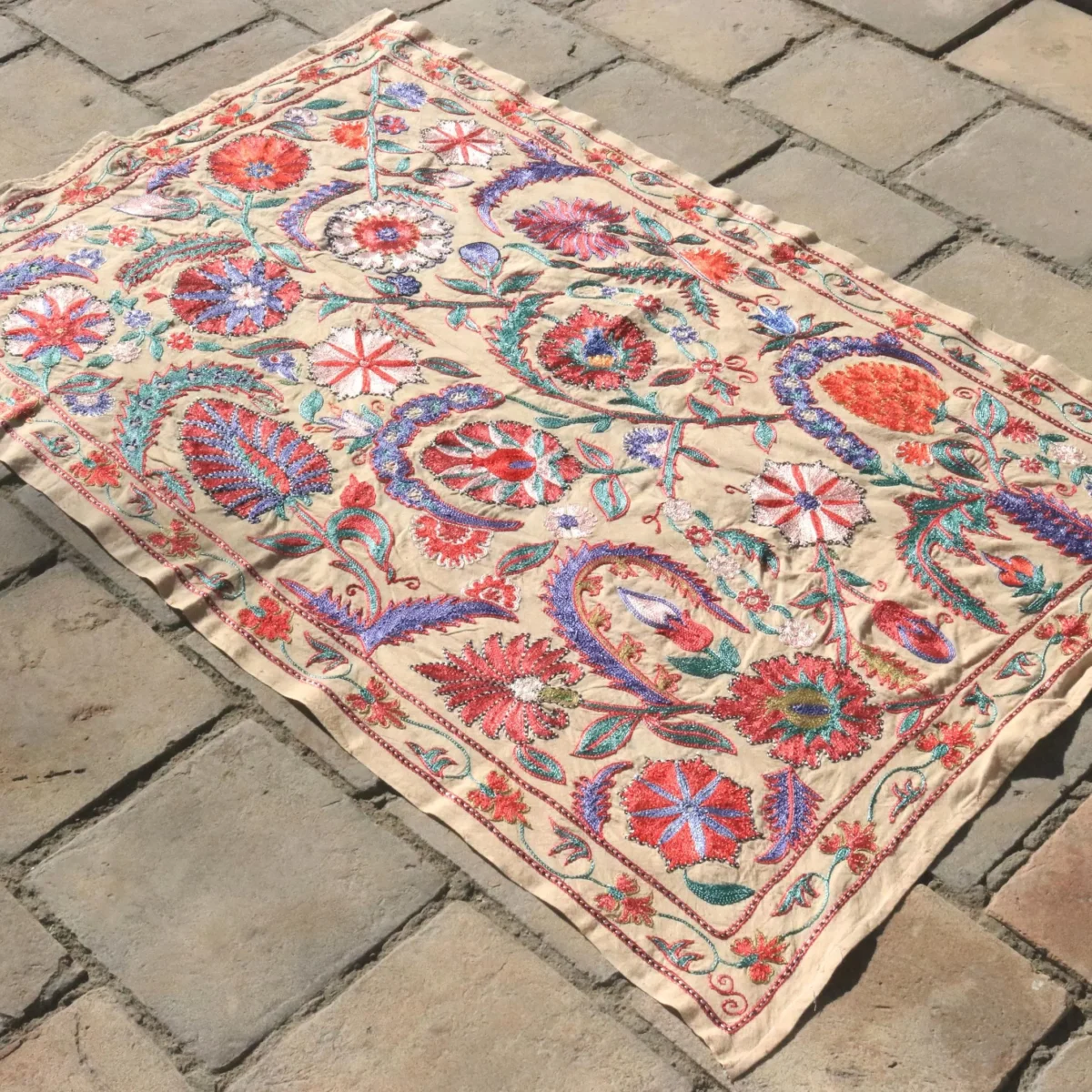 Uzbek handmade embroidery suzani. Bedspread, Bedcover, Wall hanging, Tapestry, Wall decor, Throw, tablecloth.