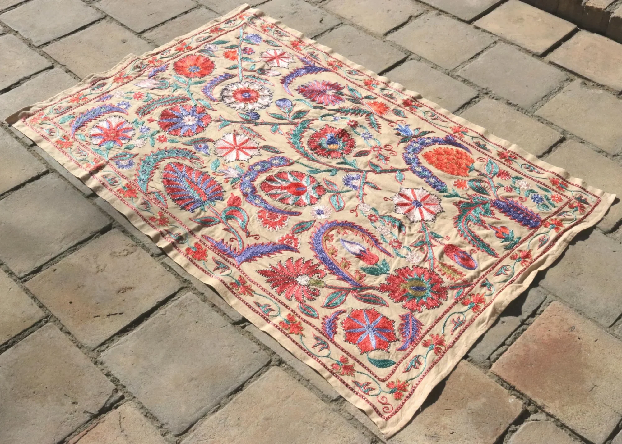 Uzbek handmade embroidery suzani. Bedspread, Bedcover, Wall hanging, Tapestry, Wall decor, Throw, tablecloth.