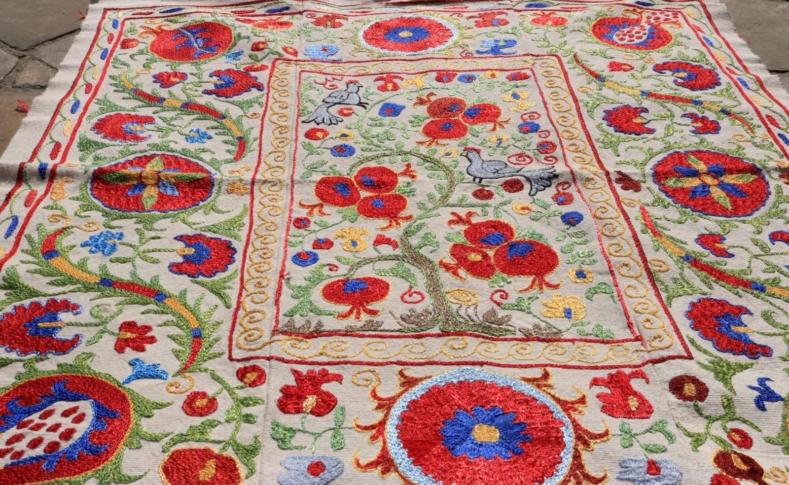 Uzbek handmade embroidery suzani. Bedspread, Bedcover, Wall hanging, Tapestry, Wall decor, Throw, tablecloth.