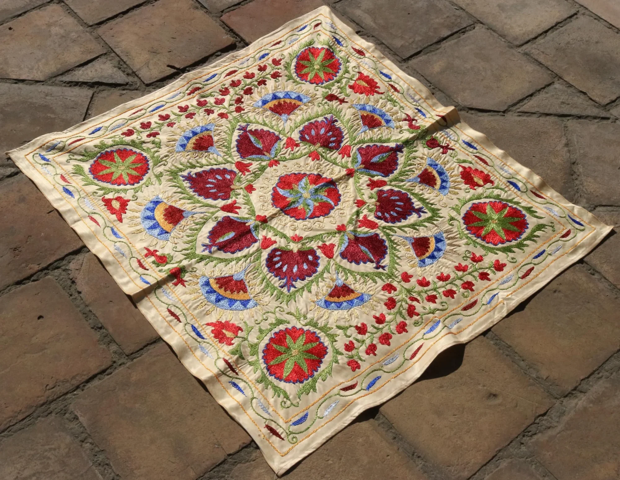 Uzbek handmade embroidery suzani. Bedspread, Bedcover, Wall hanging, Tapestry, Wall decor, Throw, tablecloth.
