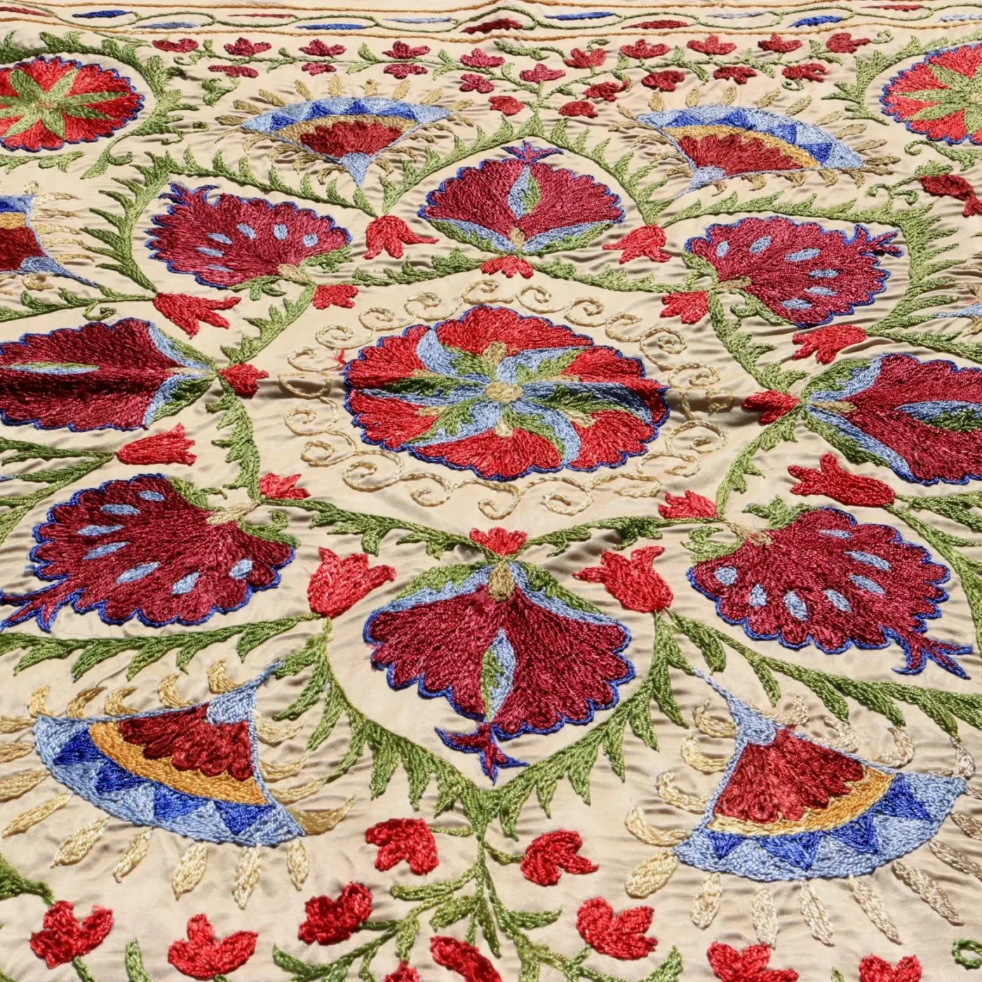 Uzbek handmade embroidery suzani. Bedspread, Bedcover, Wall hanging, Tapestry, Wall decor, Throw, tablecloth.