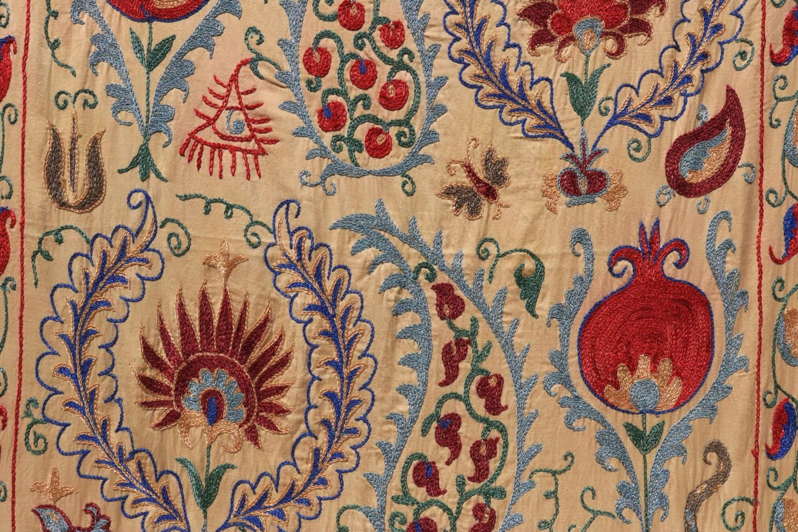 Uzbek handmade embroidery suzani. Bedspread, Bedcover, Wall hanging, Tapestry, Wall decor, Throw, tablecloth.