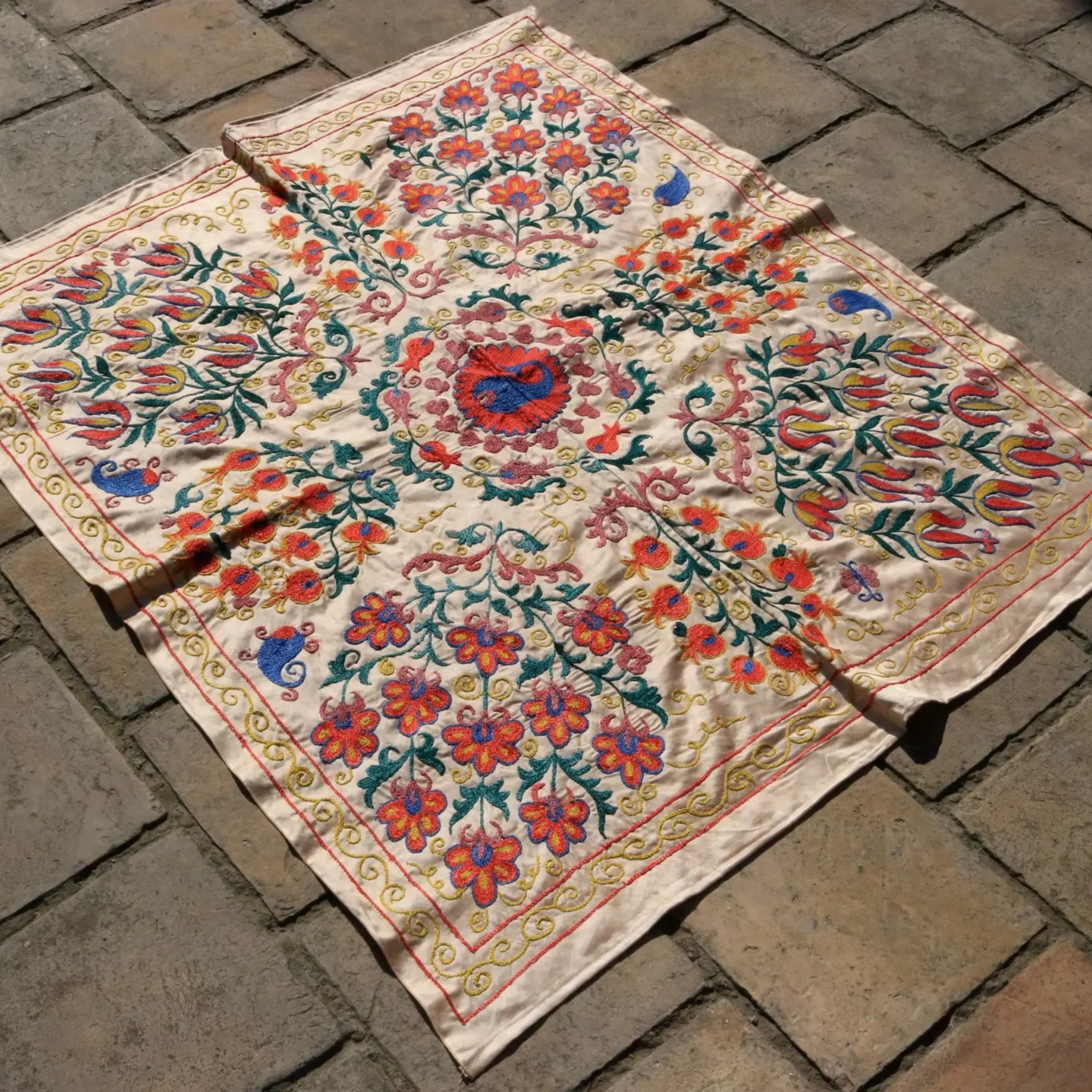 Uzbek handmade embroidery suzani. Bedspread, Bedcover, Wall hanging, Tapestry, Wall decor, Throw, tablecloth.