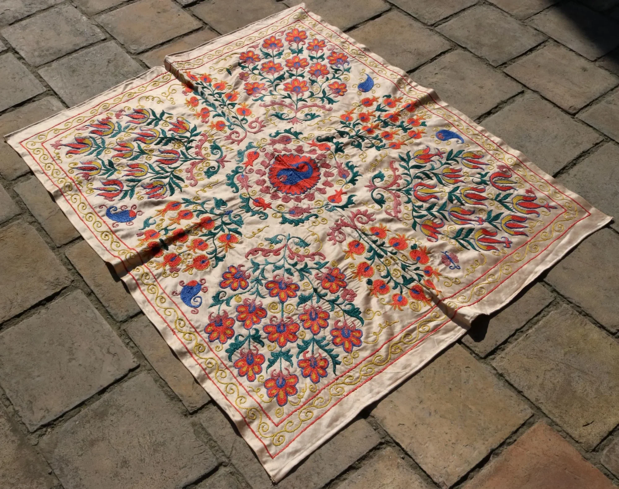 Uzbek handmade embroidery suzani. Bedspread, Bedcover, Wall hanging, Tapestry, Wall decor, Throw, tablecloth.