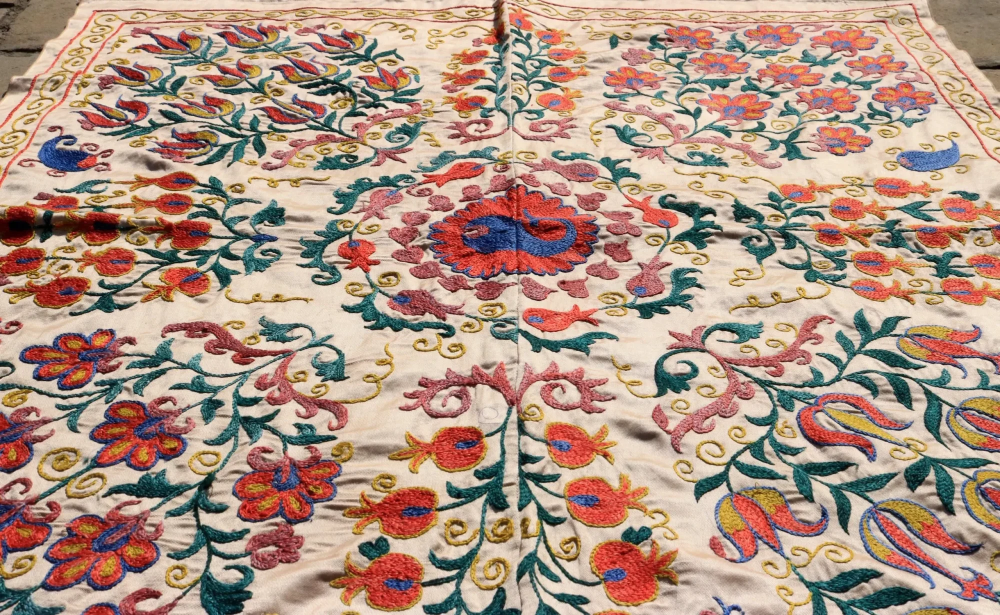 Uzbek handmade embroidery suzani. Bedspread, Bedcover, Wall hanging, Tapestry, Wall decor, Throw, tablecloth.