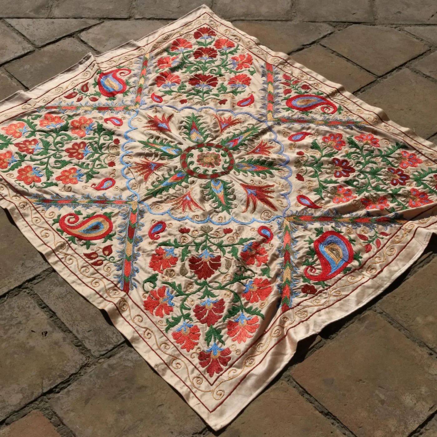 Uzbek handmade embroidery suzani. Bedspread, Bedcover, Wall hanging, Tapestry, Wall decor, Throw, tablecloth.