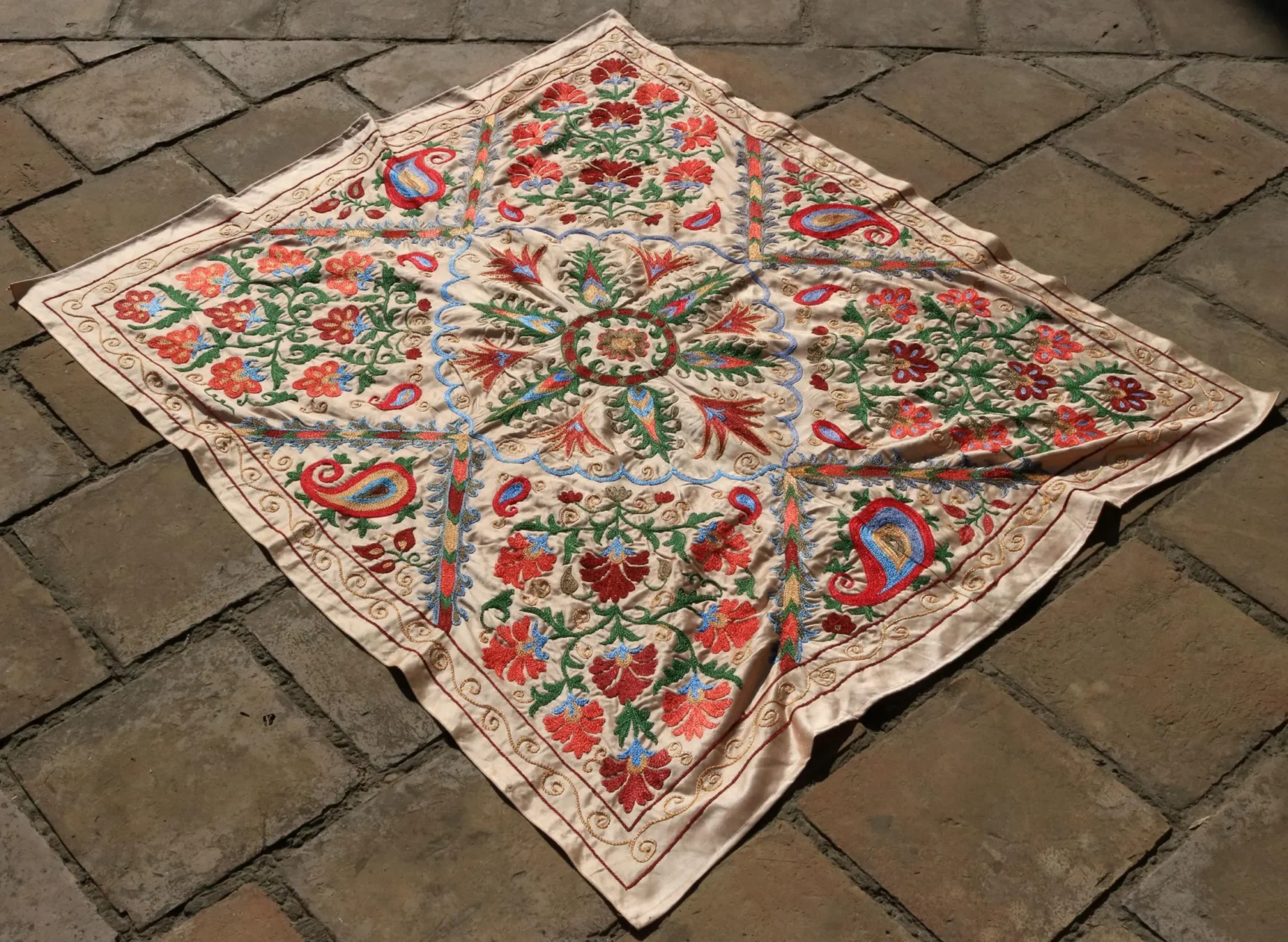 Uzbek handmade embroidery suzani. Bedspread, Bedcover, Wall hanging, Tapestry, Wall decor, Throw, tablecloth.