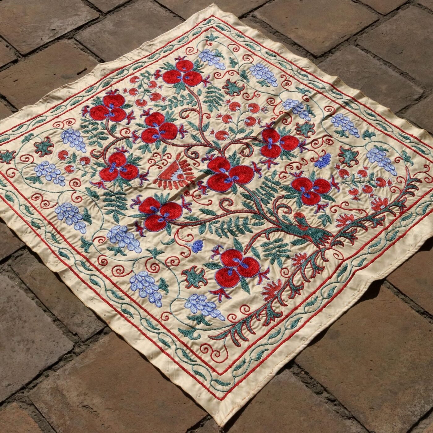 Uzbek handmade embroidery suzani. Bedspread, Bedcover, Wall hanging, Tapestry, Wall decor, Throw, tablecloth.