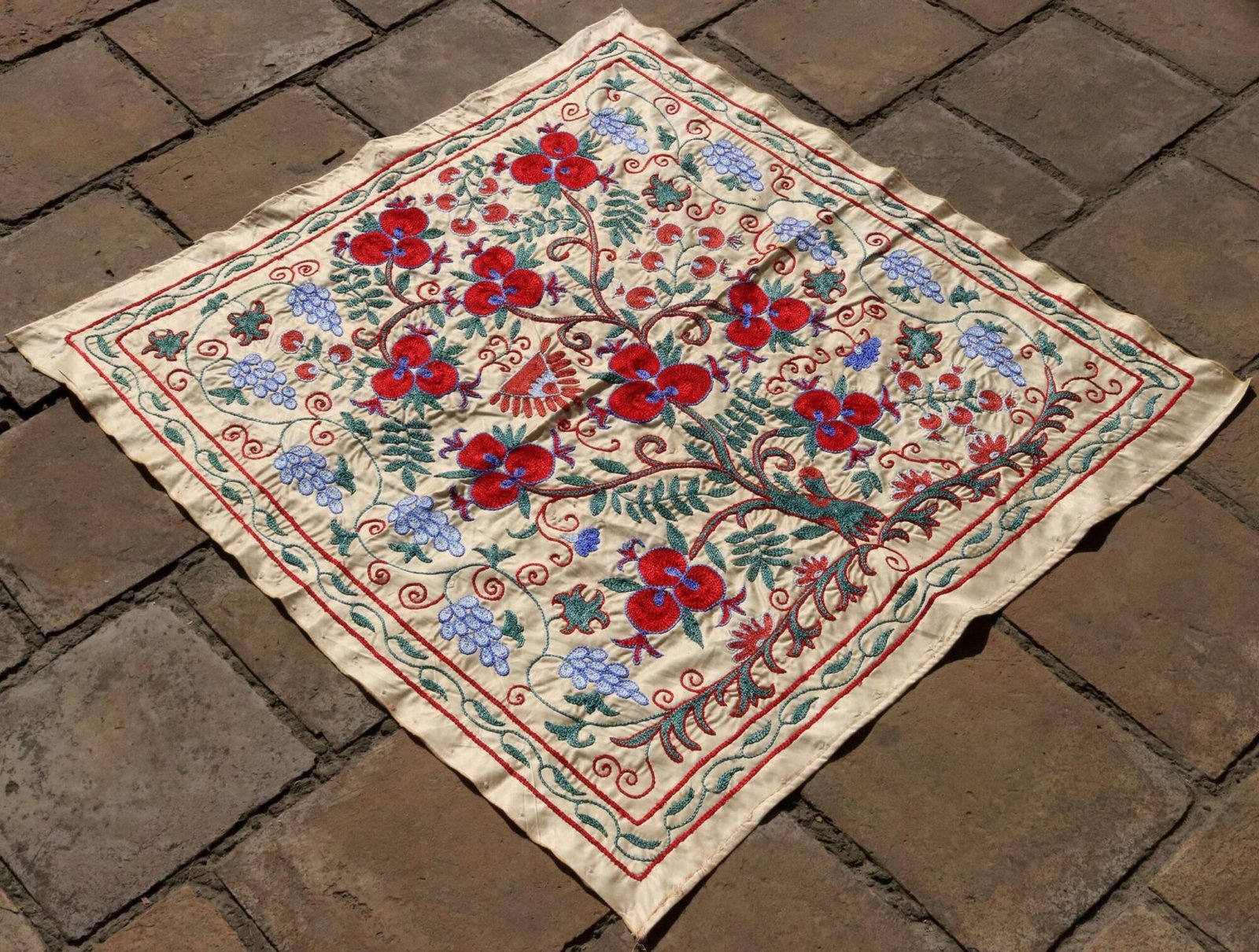 Uzbek handmade embroidery suzani. Bedspread, Bedcover, Wall hanging, Tapestry, Wall decor, Throw, tablecloth.