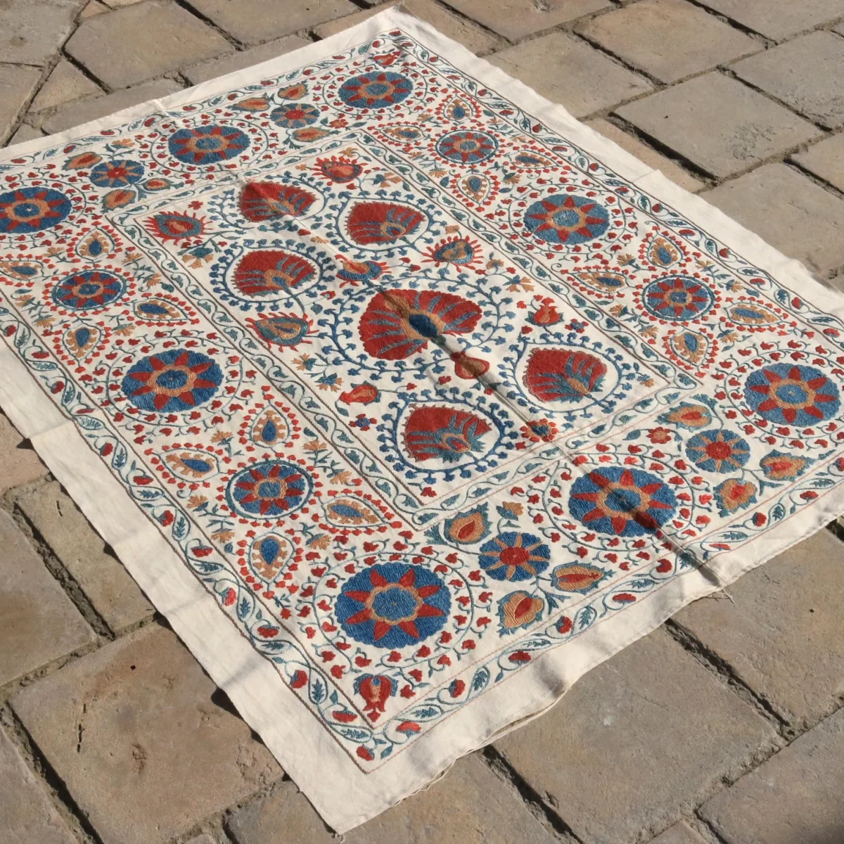 Uzbek handmade embroidery suzani. Bedspread, Bedcover, Wall hanging, Tapestry, Wall decor, Throw, tablecloth.