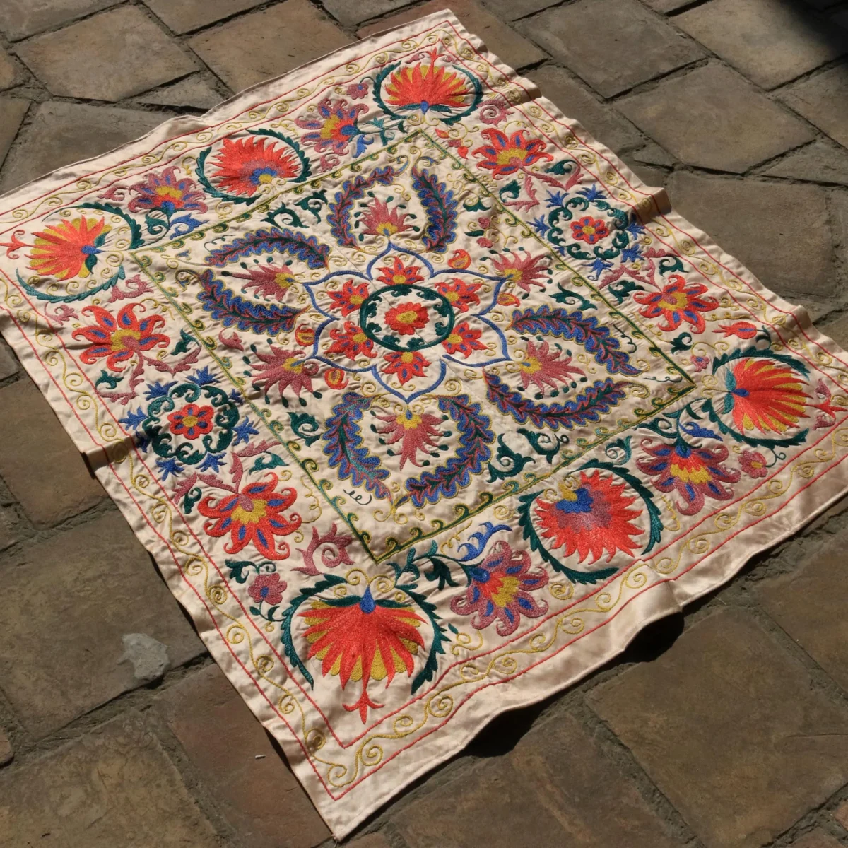 Uzbek handmade embroidery suzani. Bedspread, Bedcover, Wall hanging, Tapestry, Wall decor, Throw, tablecloth.