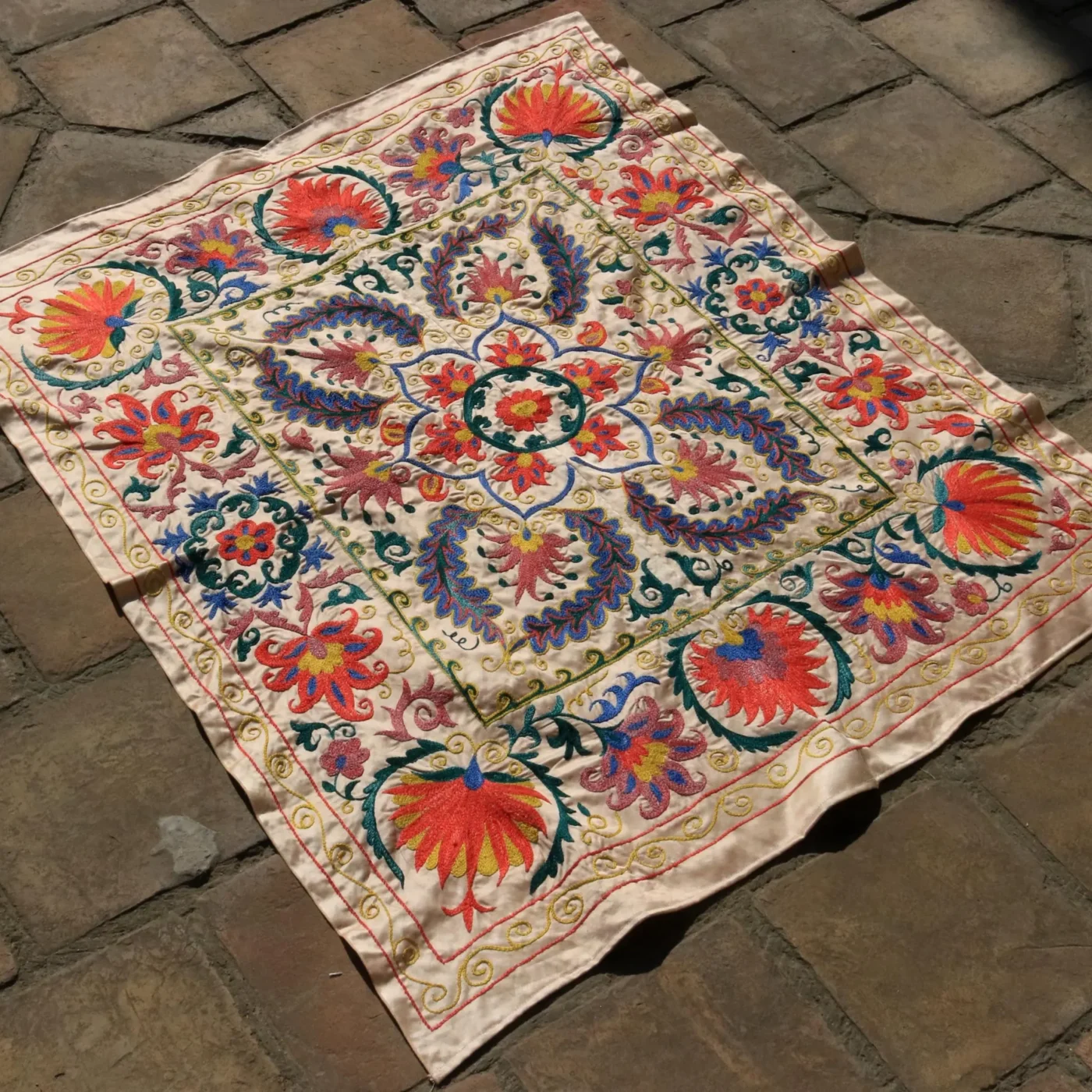 Uzbek handmade embroidery suzani. Bedspread, Bedcover, Wall hanging, Tapestry, Wall decor, Throw, tablecloth.