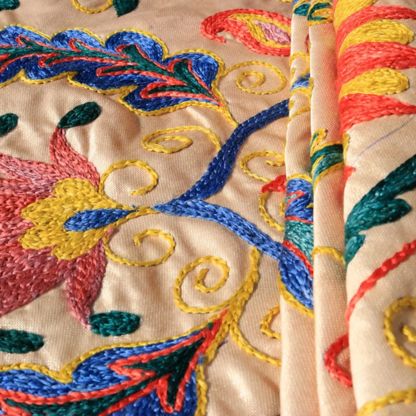 Uzbek handmade embroidery suzani. Bedspread, Bedcover, Wall hanging, Tapestry, Wall decor, Throw, tablecloth.