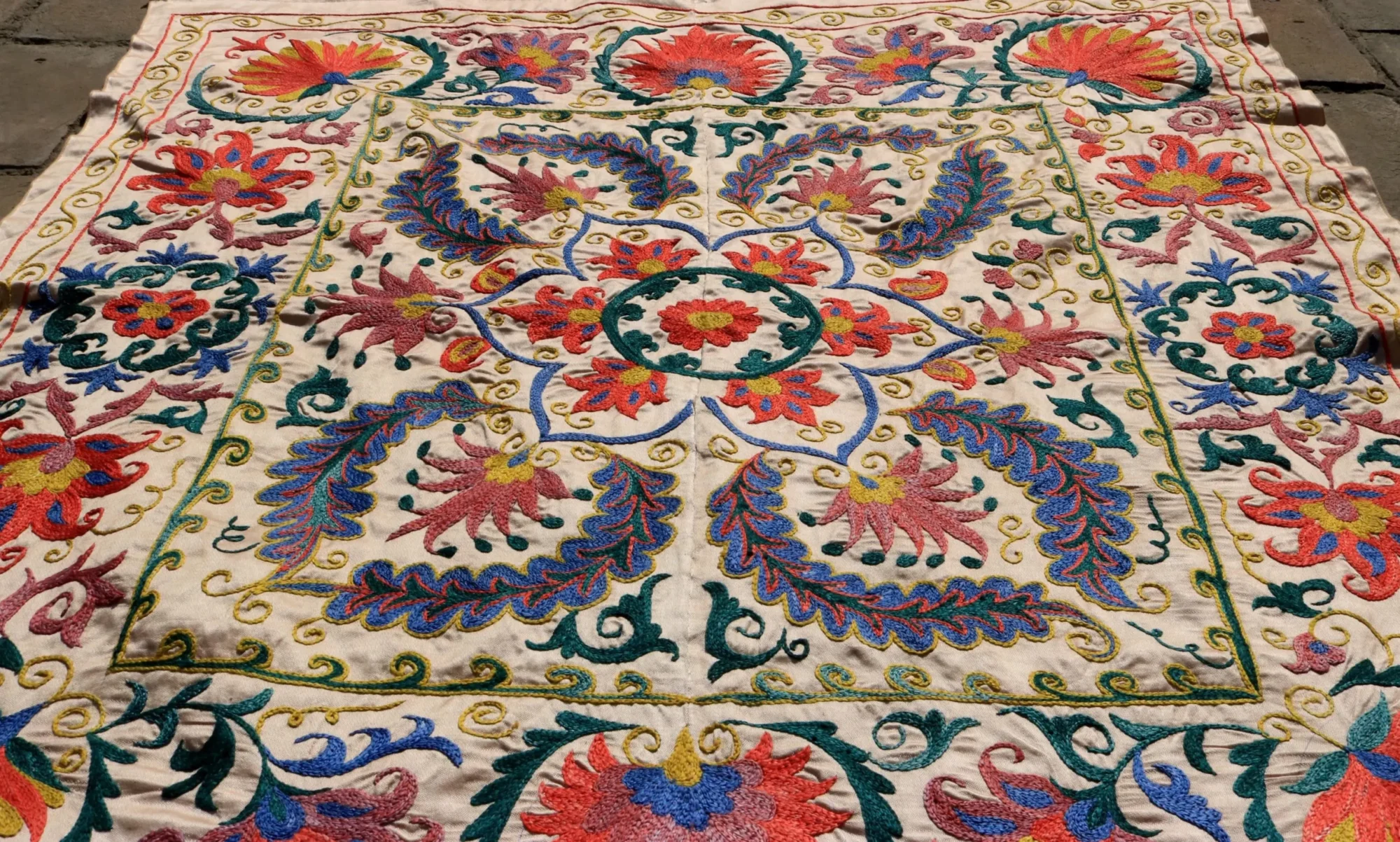 Uzbek handmade embroidery suzani. Bedspread, Bedcover, Wall hanging, Tapestry, Wall decor, Throw, tablecloth.