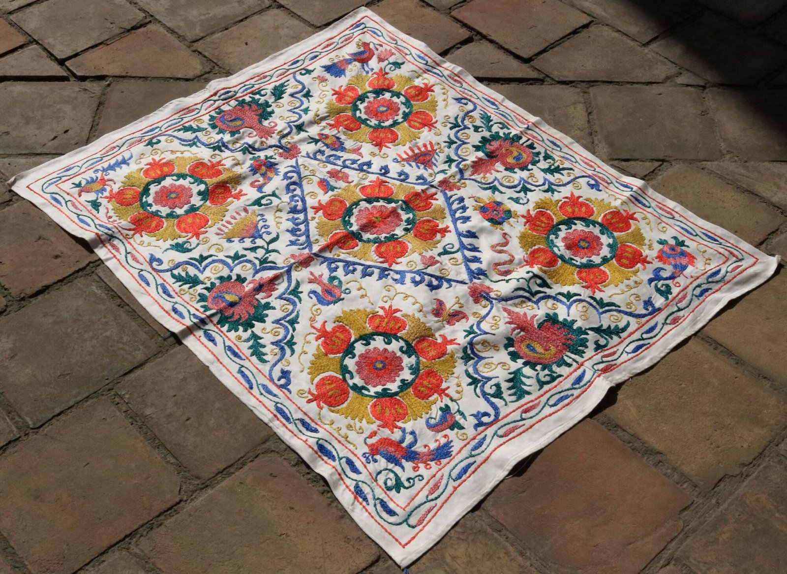 Uzbek handmade embroidery suzani. Bedspread, Bedcover, Wall hanging, Tapestry, Wall decor, Throw, tablecloth.