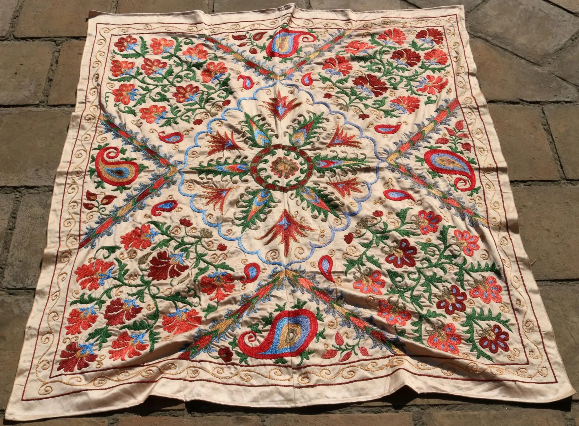 Uzbek handmade embroidery suzani. Bedspread, Bedcover, Wall hanging, Tapestry, Wall decor, Throw, tablecloth.