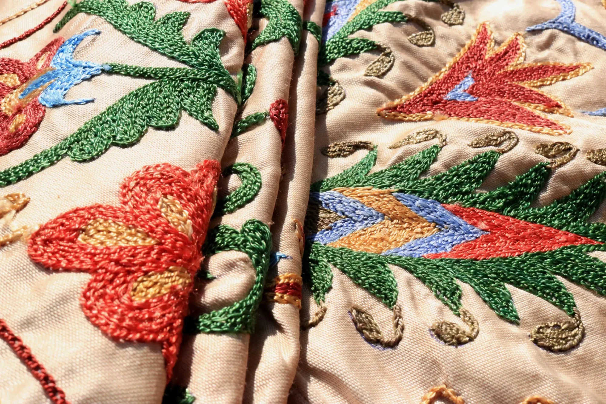 Uzbek handmade embroidery suzani. Bedspread, Bedcover, Wall hanging, Tapestry, Wall decor, Throw, tablecloth.