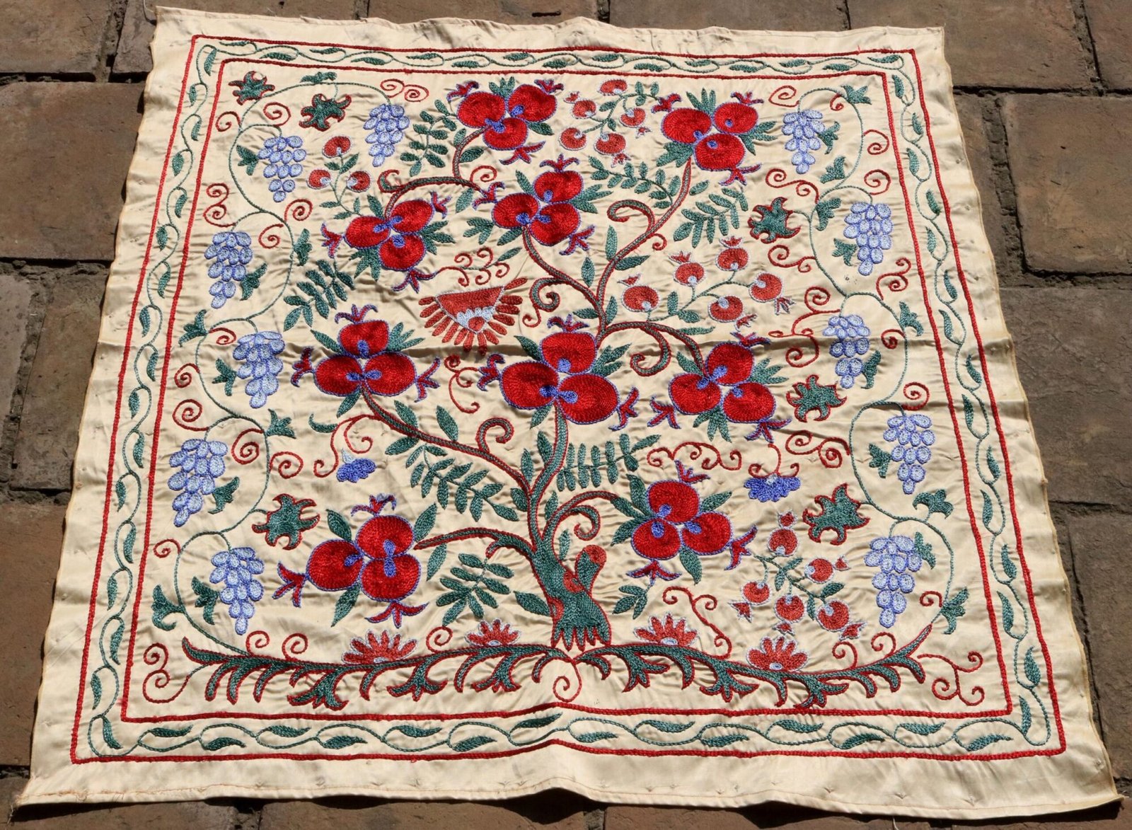 Uzbek handmade embroidery suzani. Bedspread, Bedcover, Wall hanging, Tapestry, Wall decor, Throw, tablecloth.