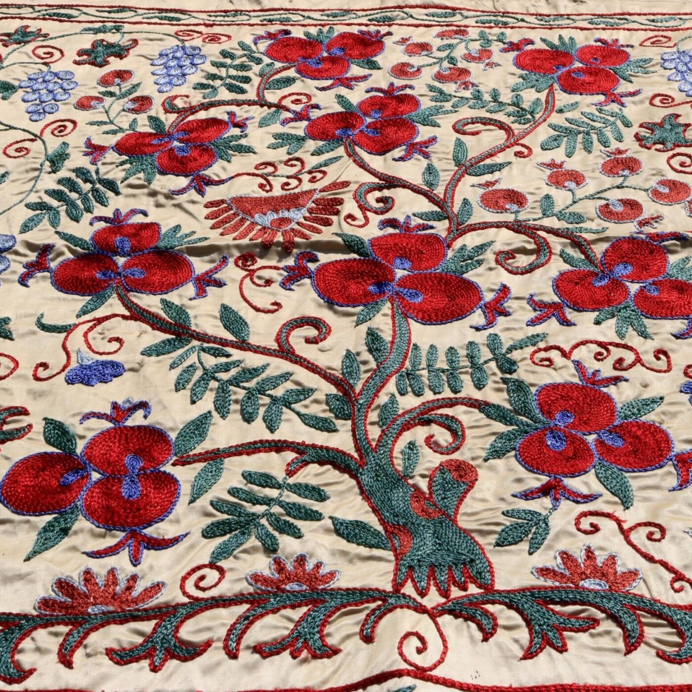 Uzbek handmade embroidery suzani. Bedspread, Bedcover, Wall hanging, Tapestry, Wall decor, Throw, tablecloth.