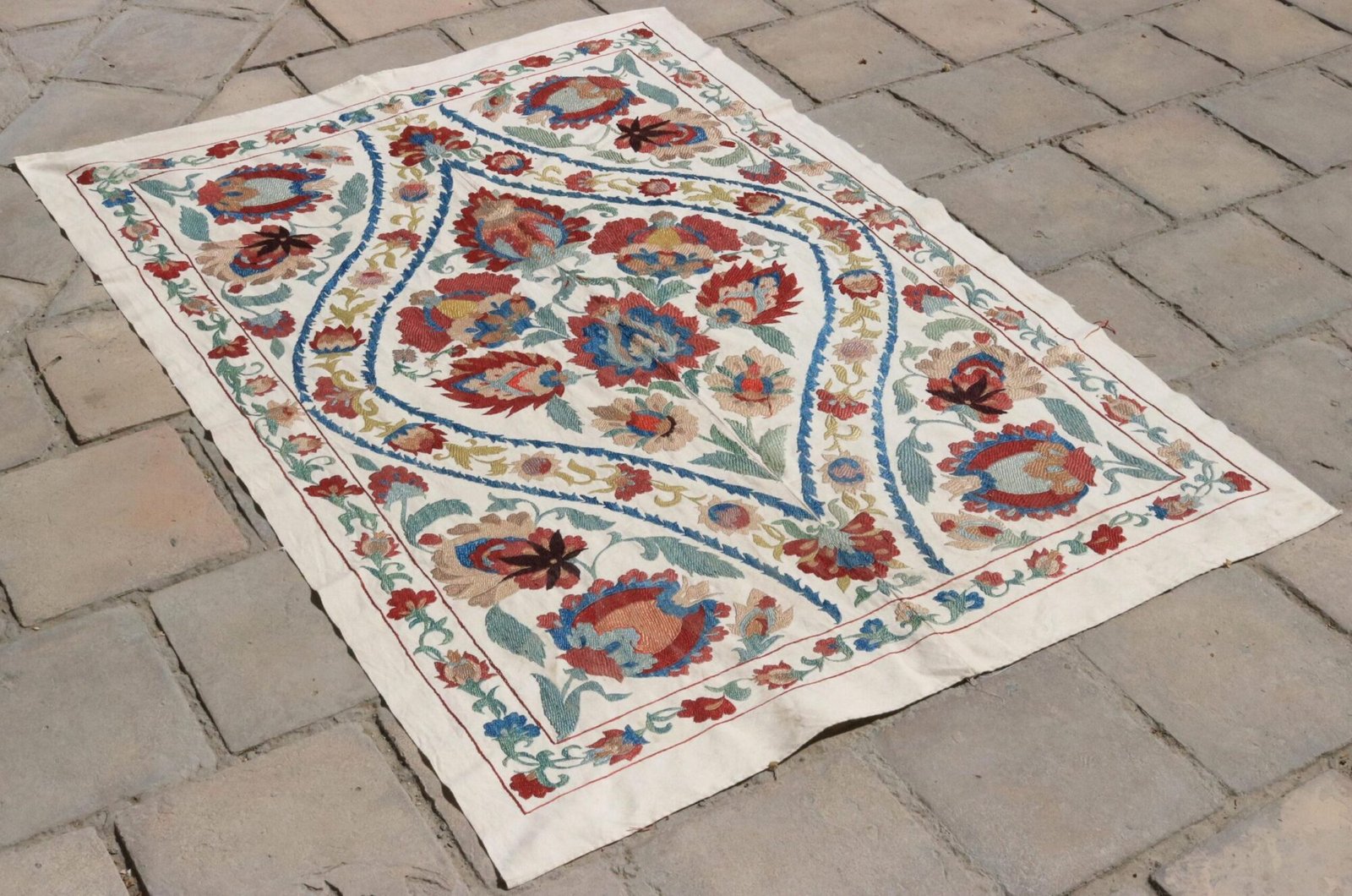 Uzbek handmade embroidery suzani. Bedspread, Bedcover, Wall hanging, Tapestry, Wall decor, Throw, tablecloth.