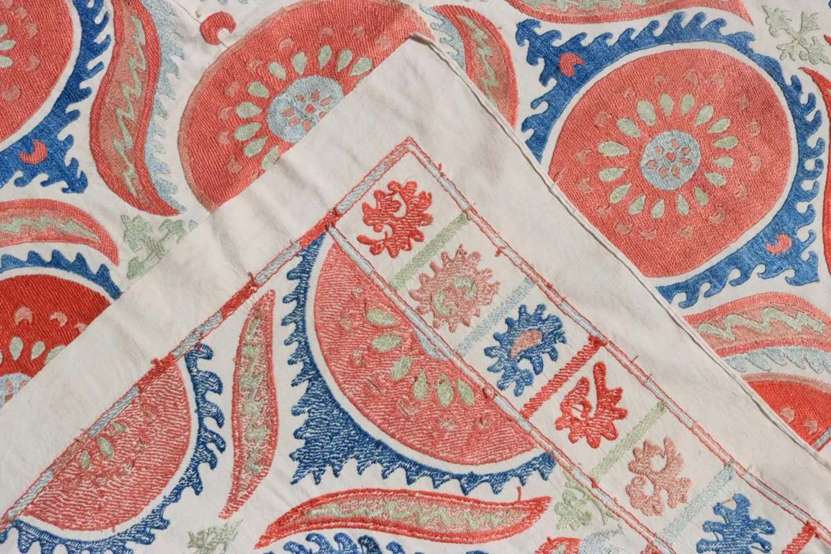 Uzbek handmade embroidery suzani. Bedspread, Bedcover, Wall hanging, Tapestry, Wall decor, Throw, tablecloth.