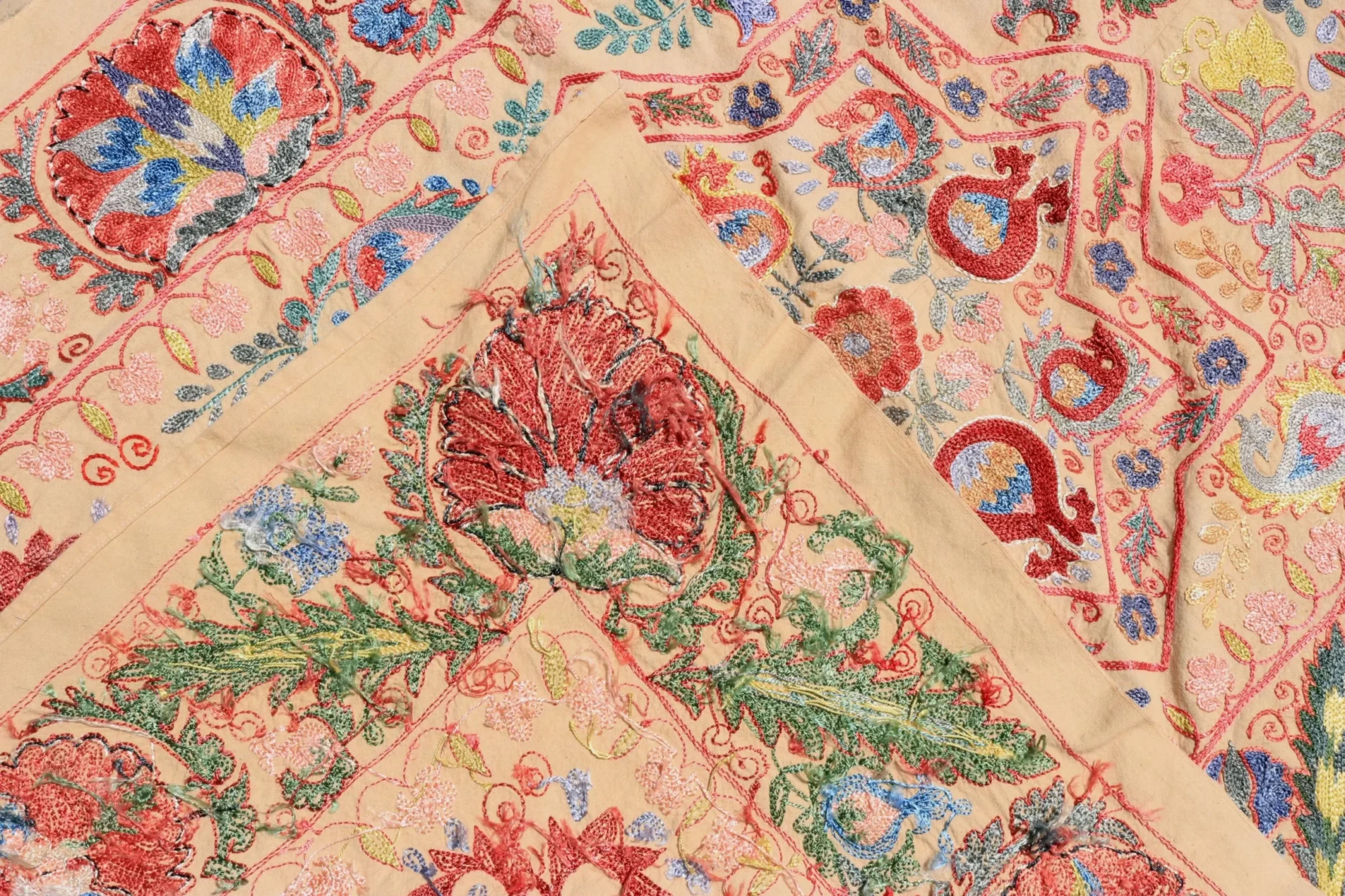 Uzbek handmade embroidery suzani. Bedspread, Bedcover, Wall hanging, Tapestry, Wall decor, Throw, tablecloth.