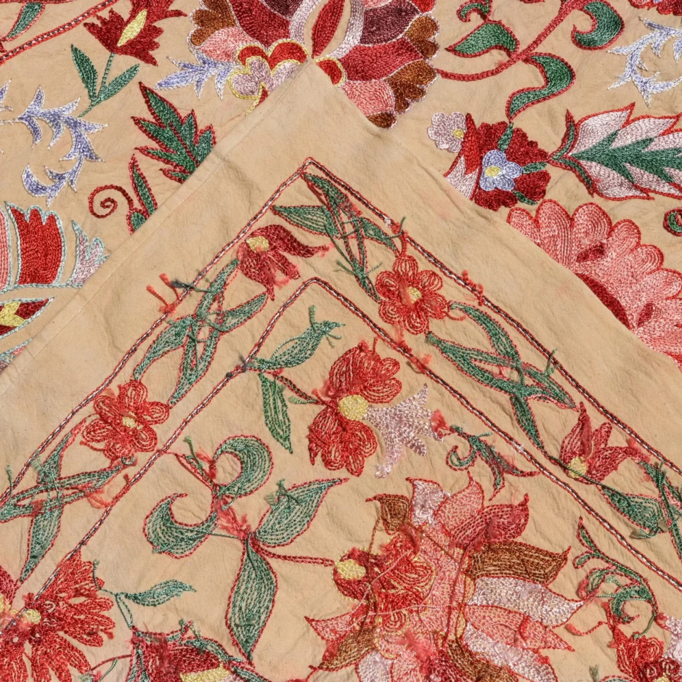 Uzbek handmade embroidery suzani. Bedspread, Bedcover, Wall hanging, Tapestry, Wall decor, Throw, tablecloth.