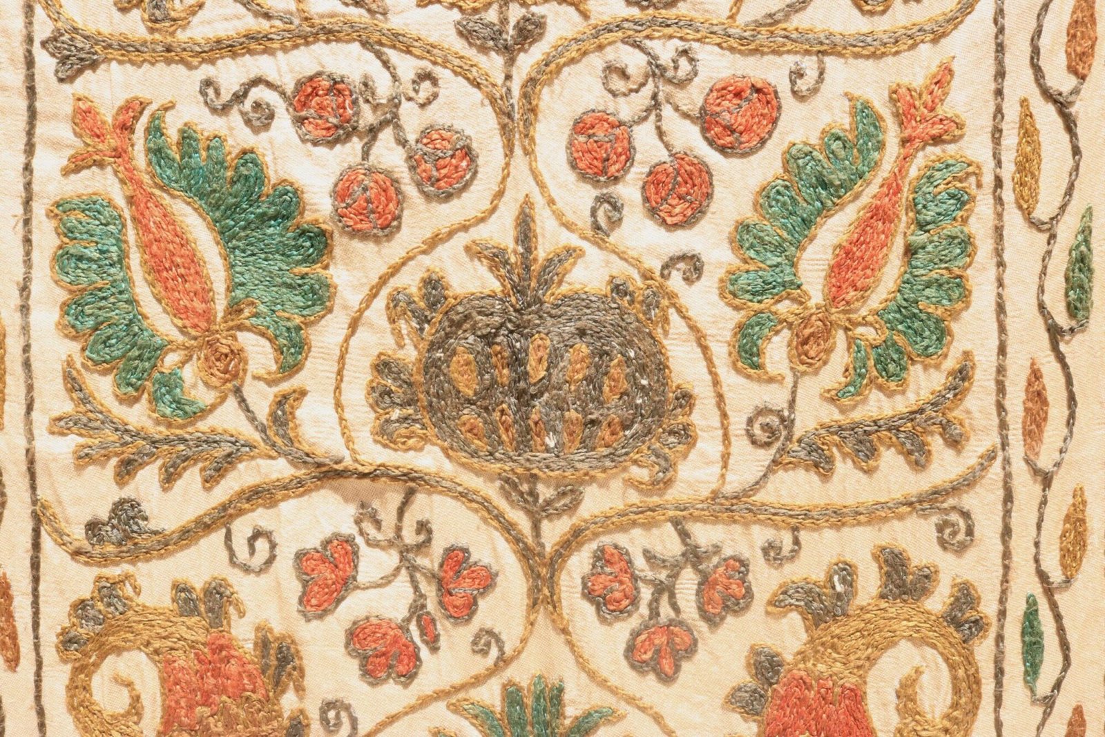 Uzbek handmade embroidery suzani. Bedspread, Bedcover, Wall hanging, Tapestry, Wall decor, Throw, tablecloth.