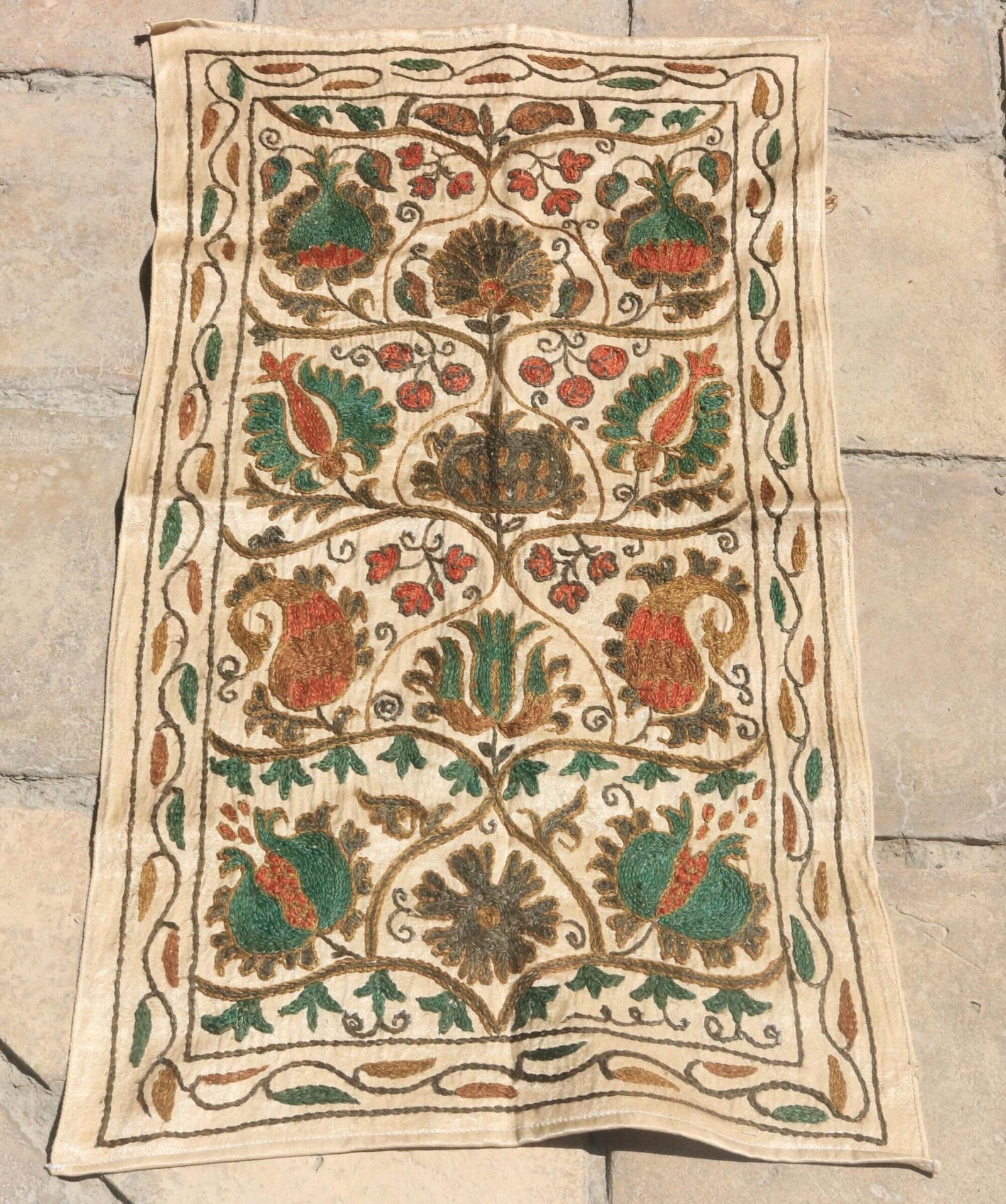 Uzbek handmade embroidery suzani. Bedspread, Bedcover, Wall hanging, Tapestry, Wall decor, Throw, tablecloth.