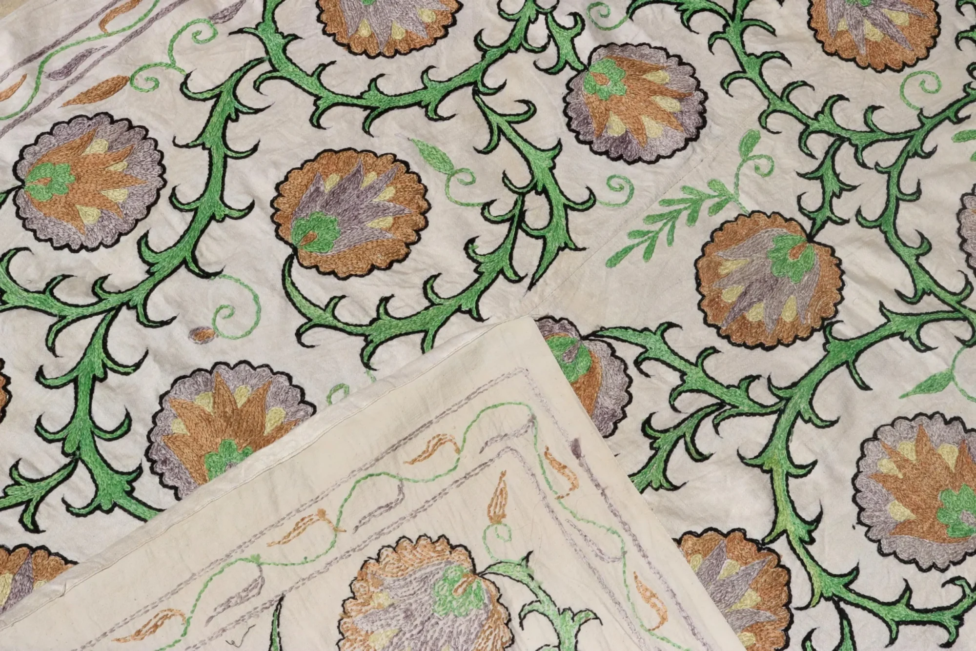 Uzbek handmade embroidery suzani. Bedspread, Bedcover, Wall hanging, Tapestry, Wall decor, Throw, tablecloth.