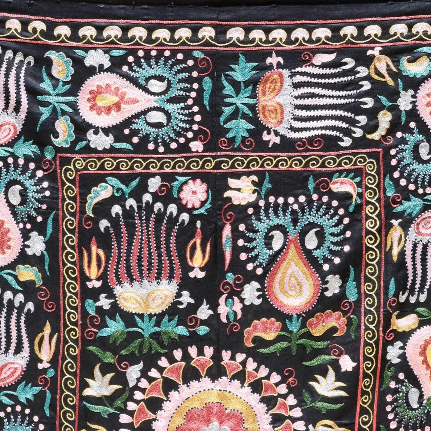 Uzbek handmade embroidery suzani. Bedspread, Bedcover, Wall hanging, Tapestry, Wall decor, Throw, tablecloth.